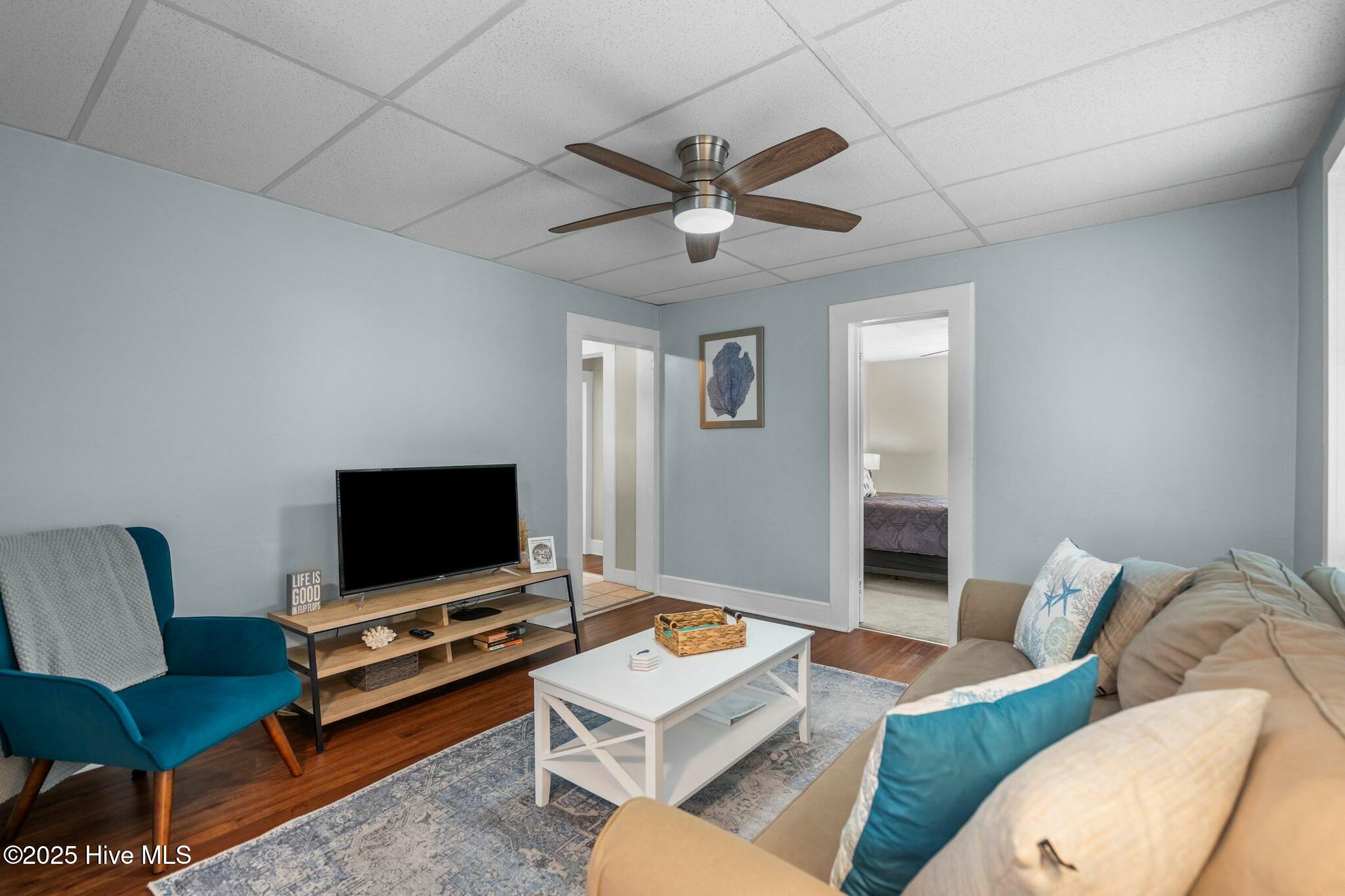 100503107 | Photo 23