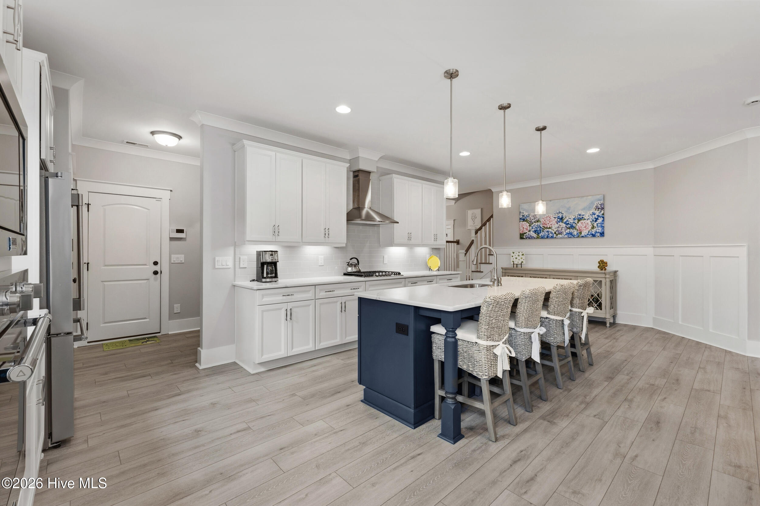 100560170 | Photo 24