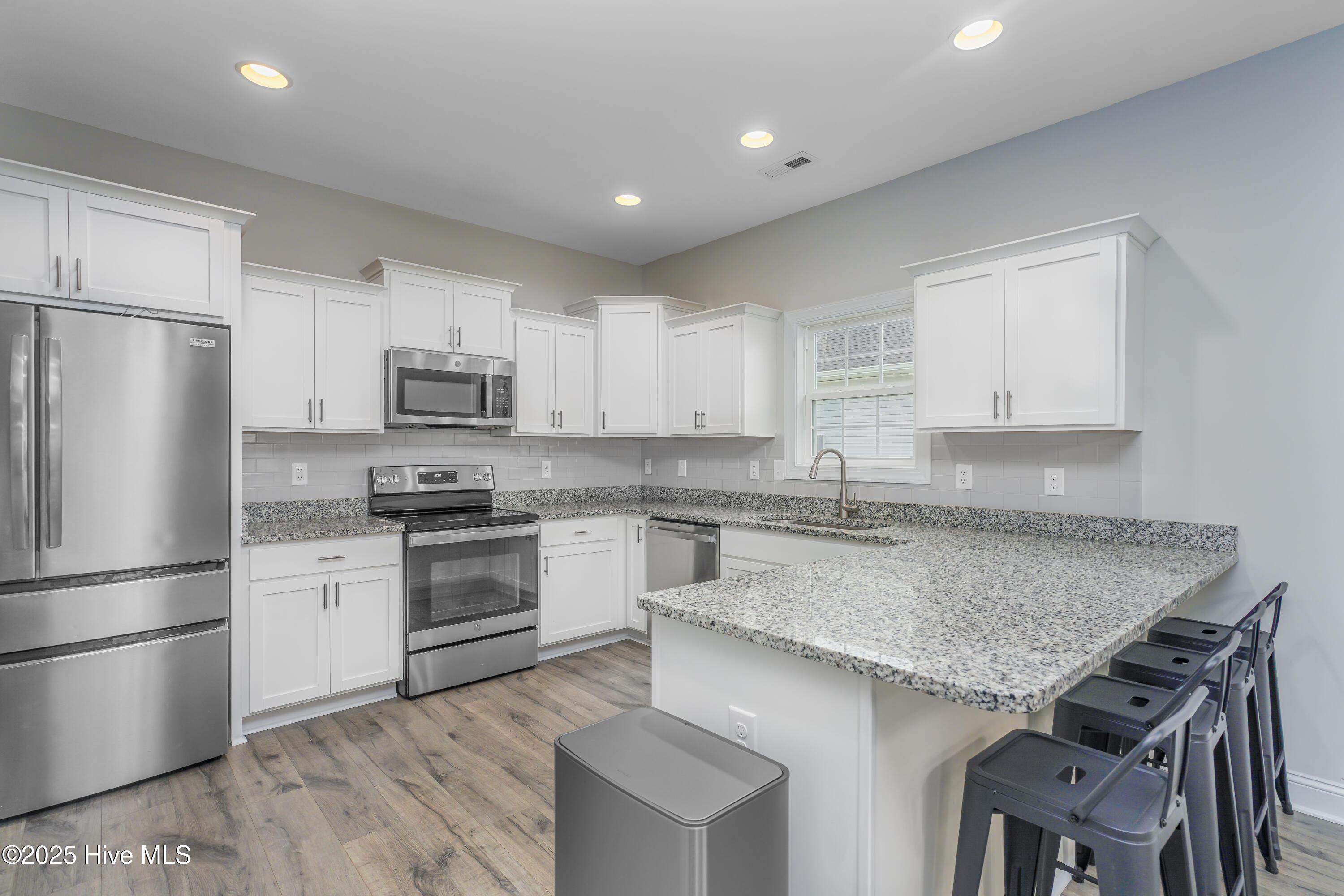 100536603 | Photo 10