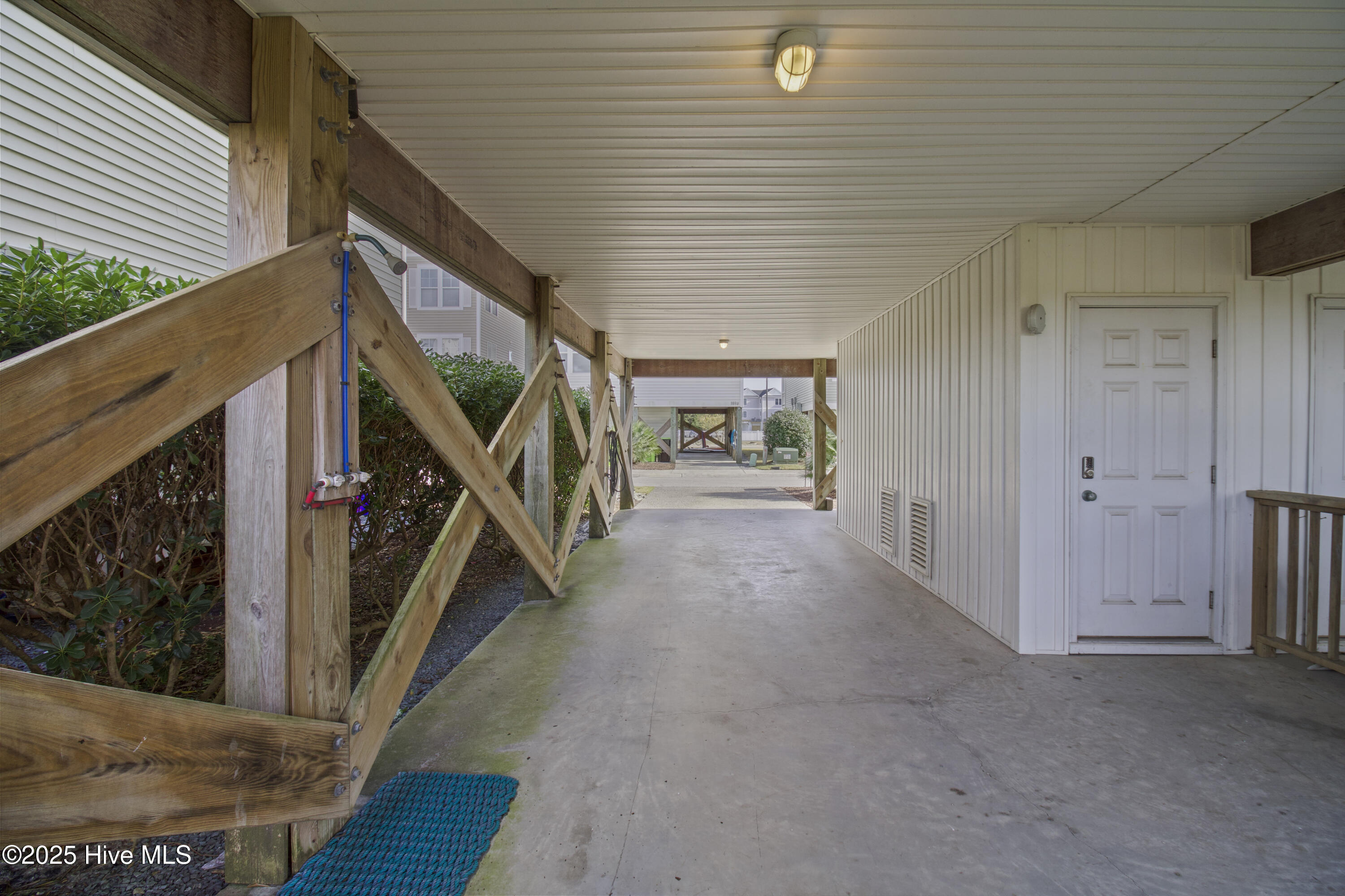 100541594 | Photo 36