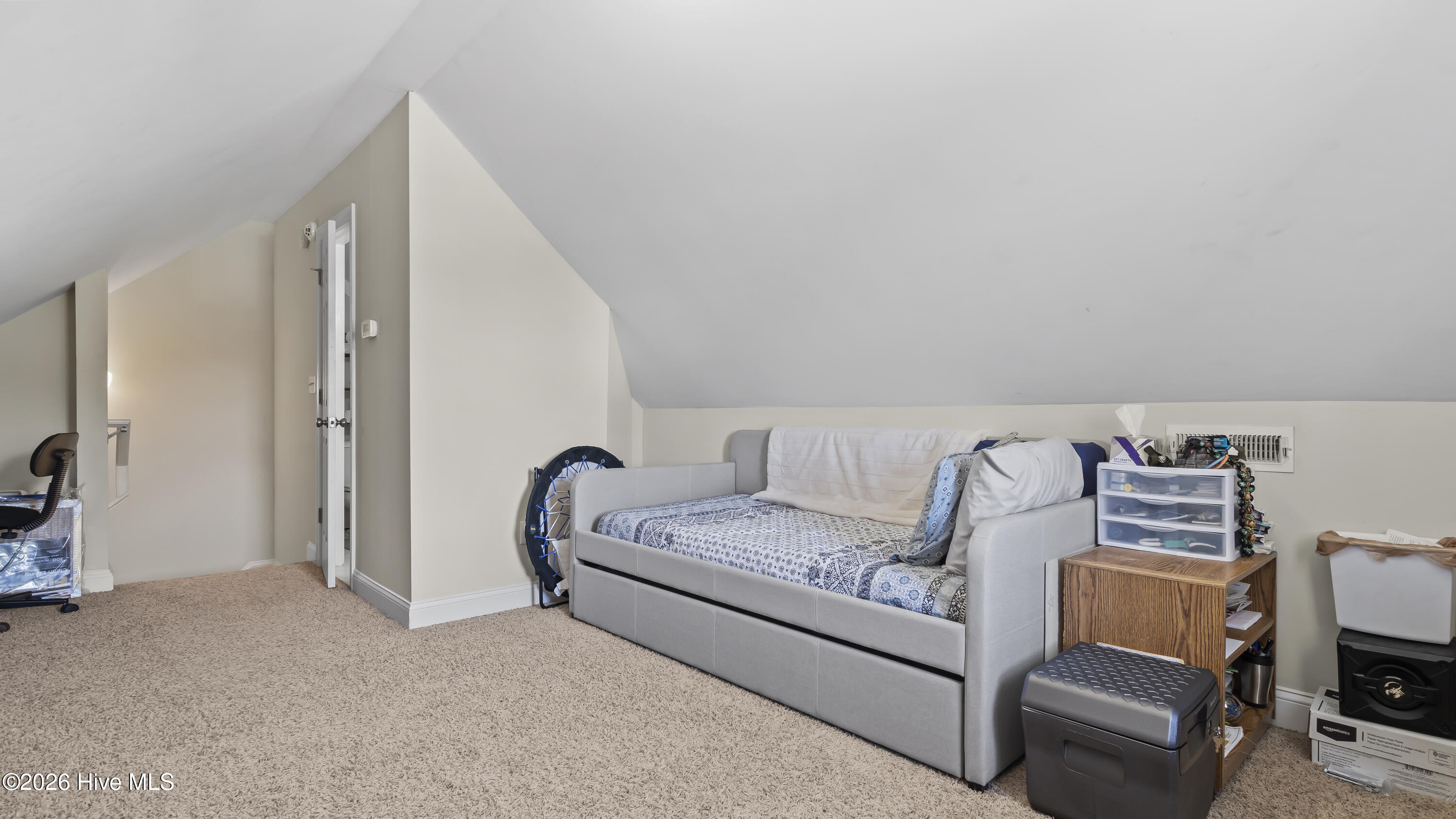 100566448 | Photo 31