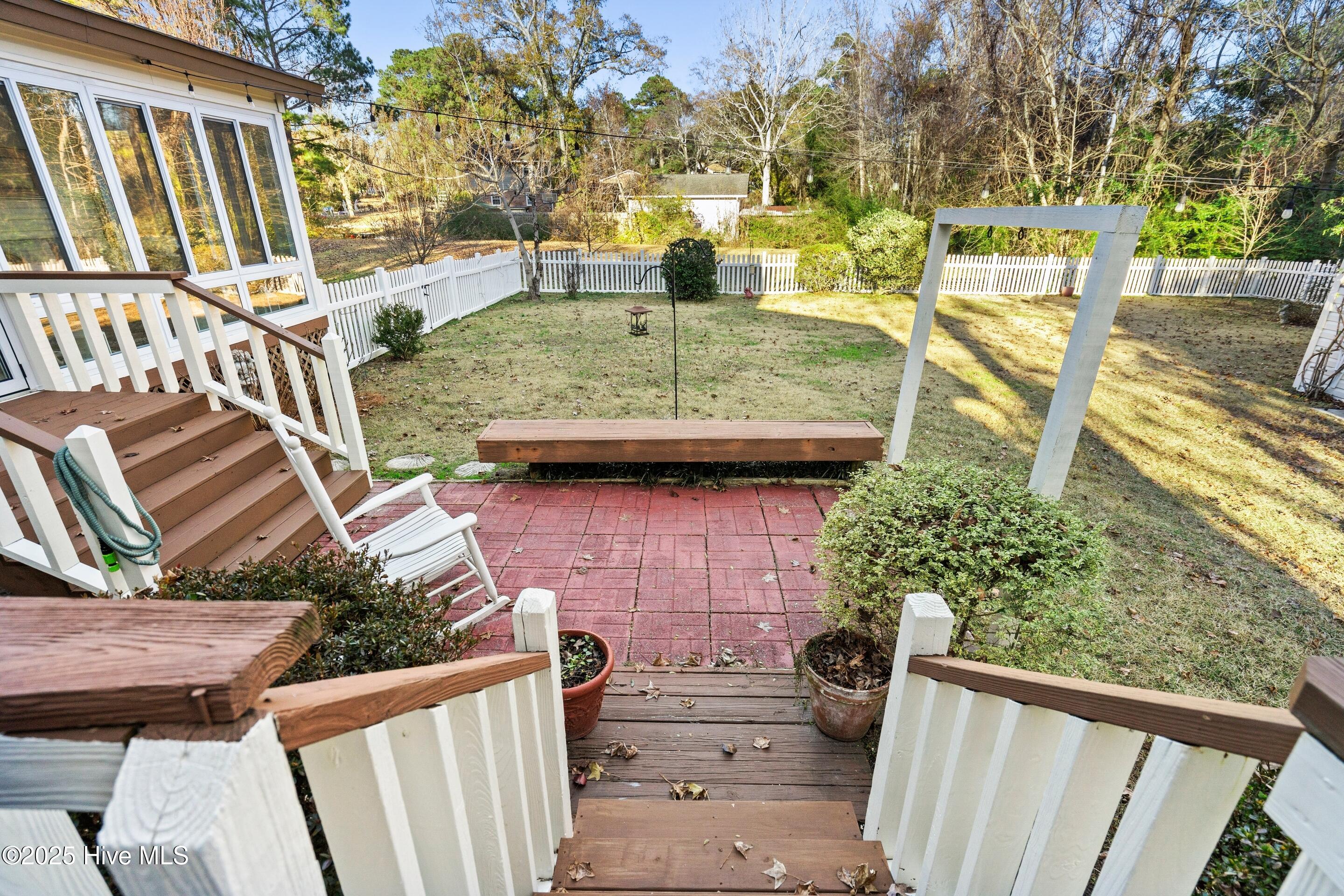 100548046 | Photo 42