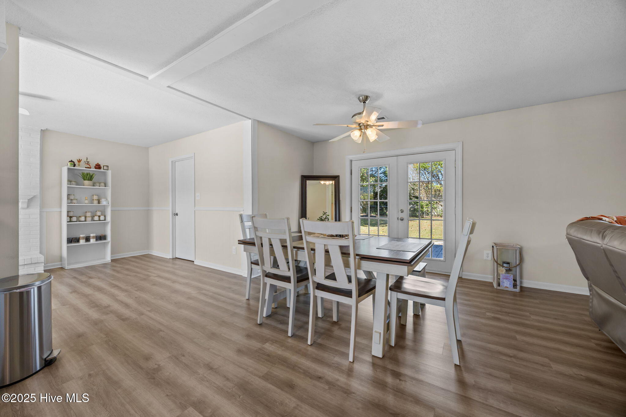 100515251 | Photo 24