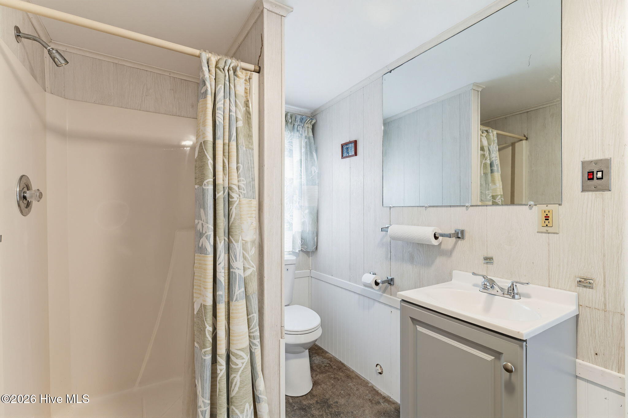 100565875 | Photo 49