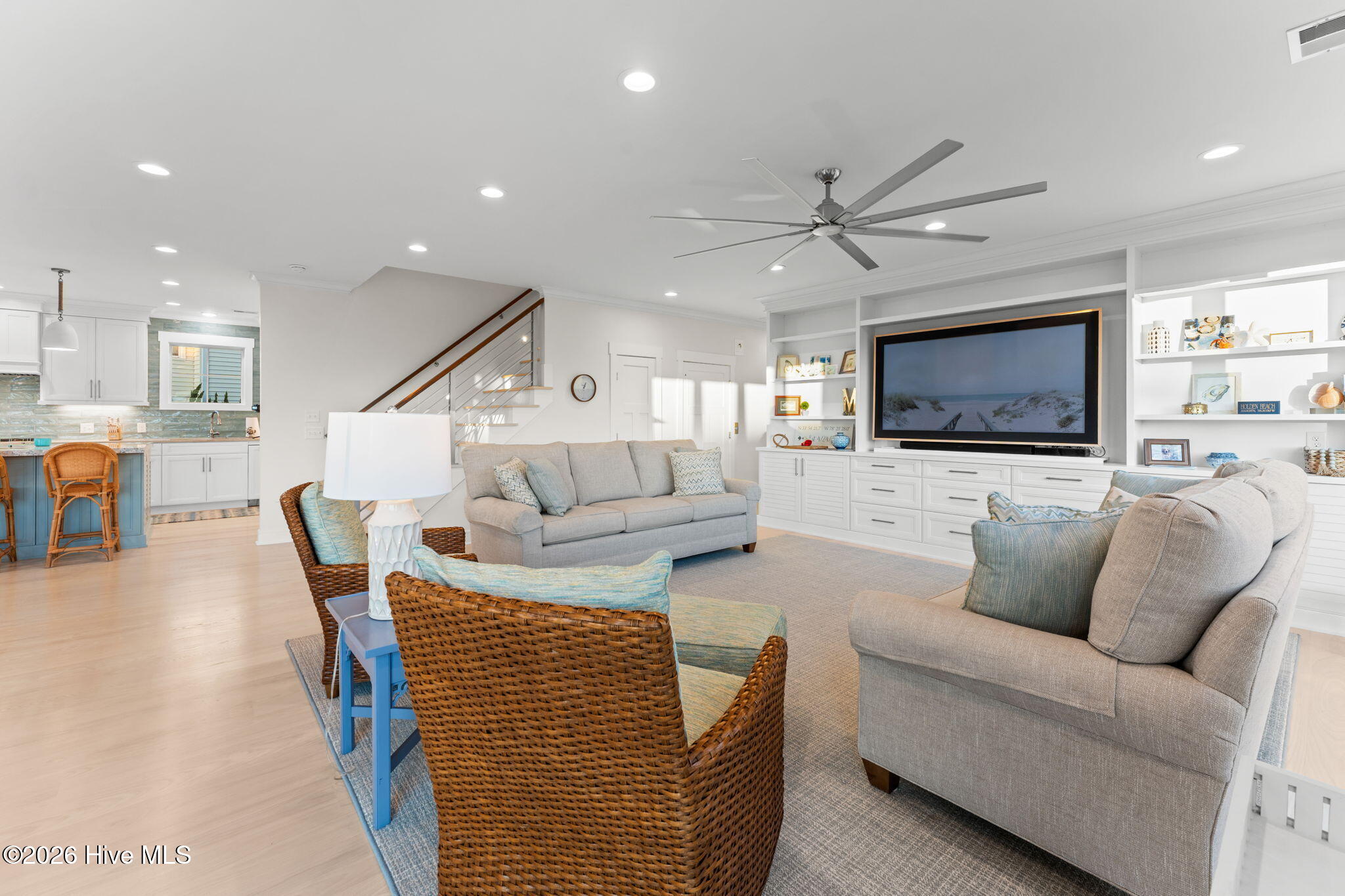 100550371 | Photo 27