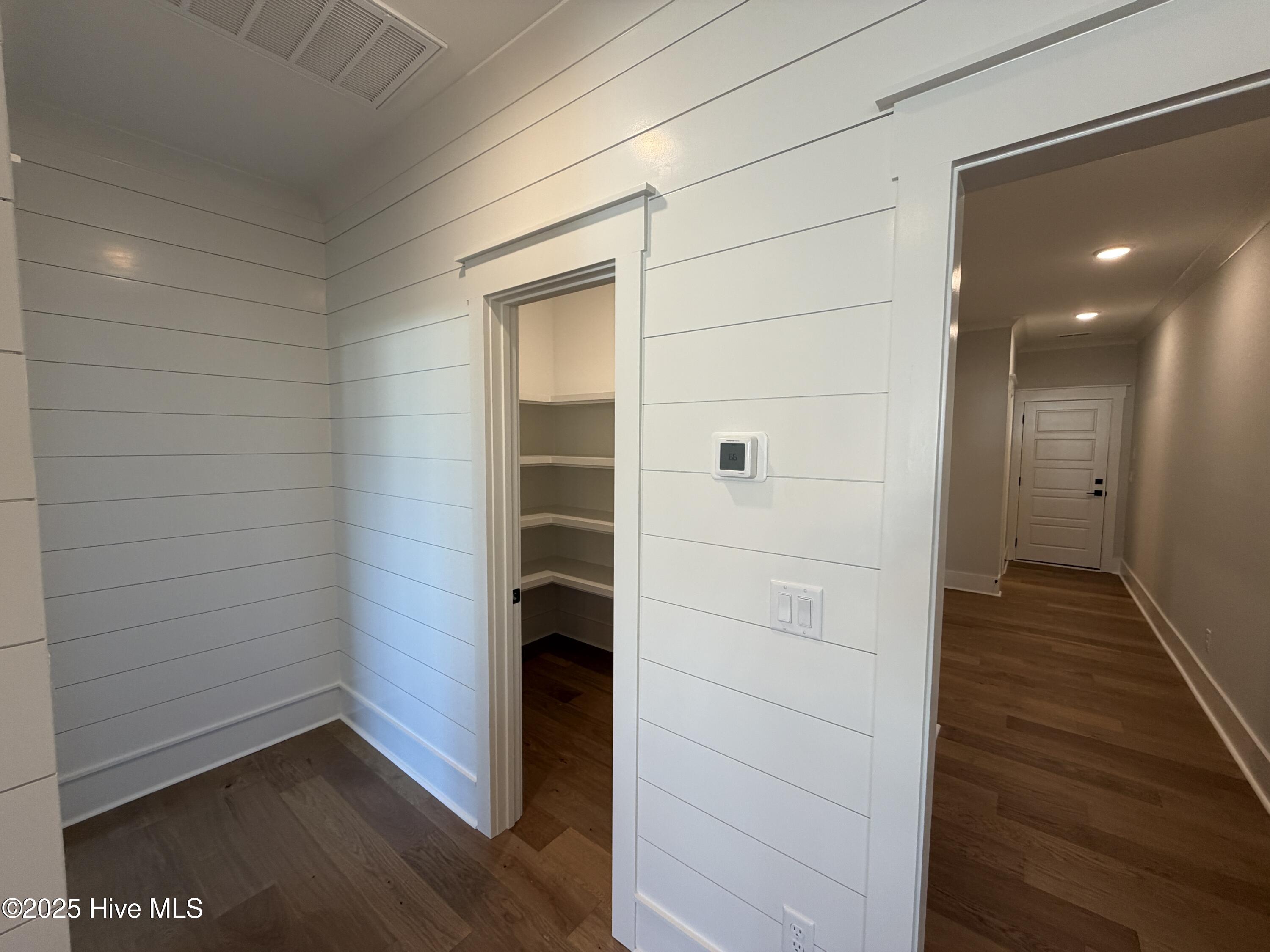 100518580 | Photo 38