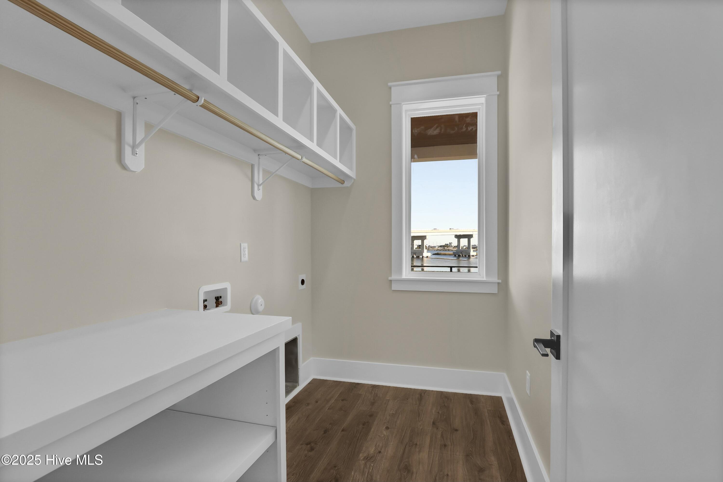 100544743 | Photo 30