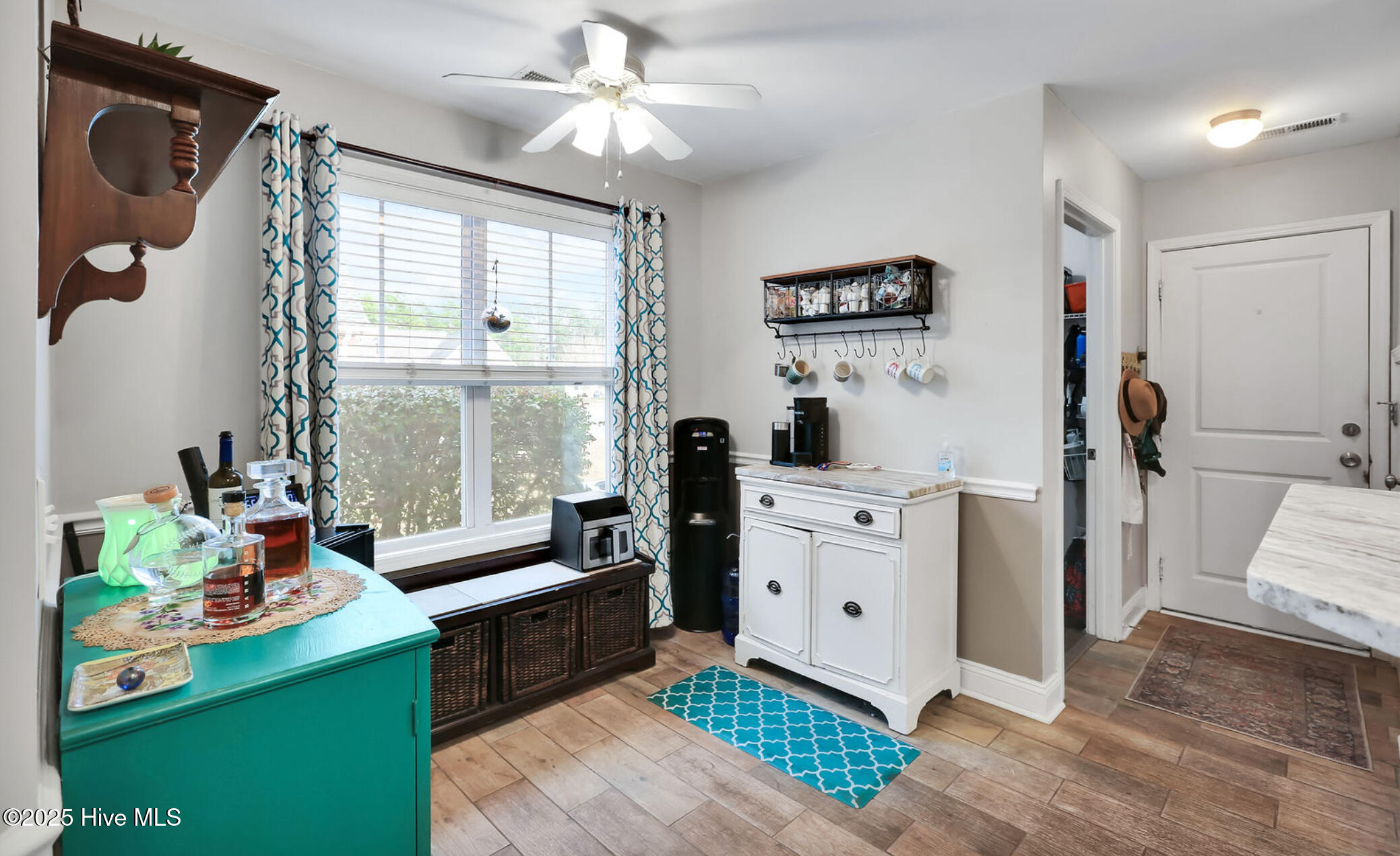 100547163 | Photo 17