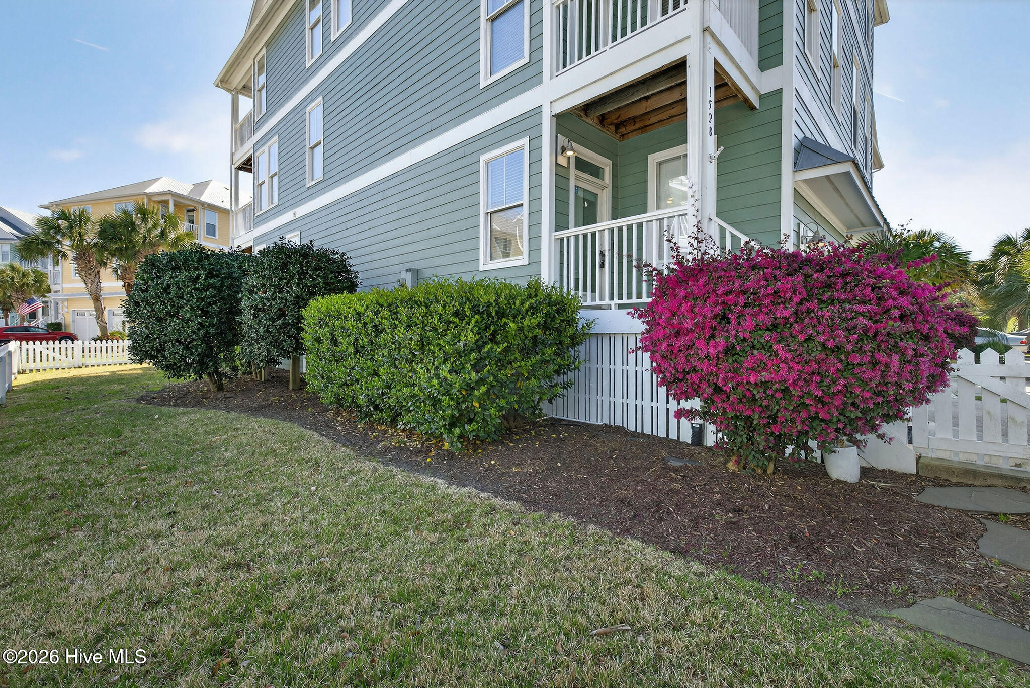 100562225 | Photo 50