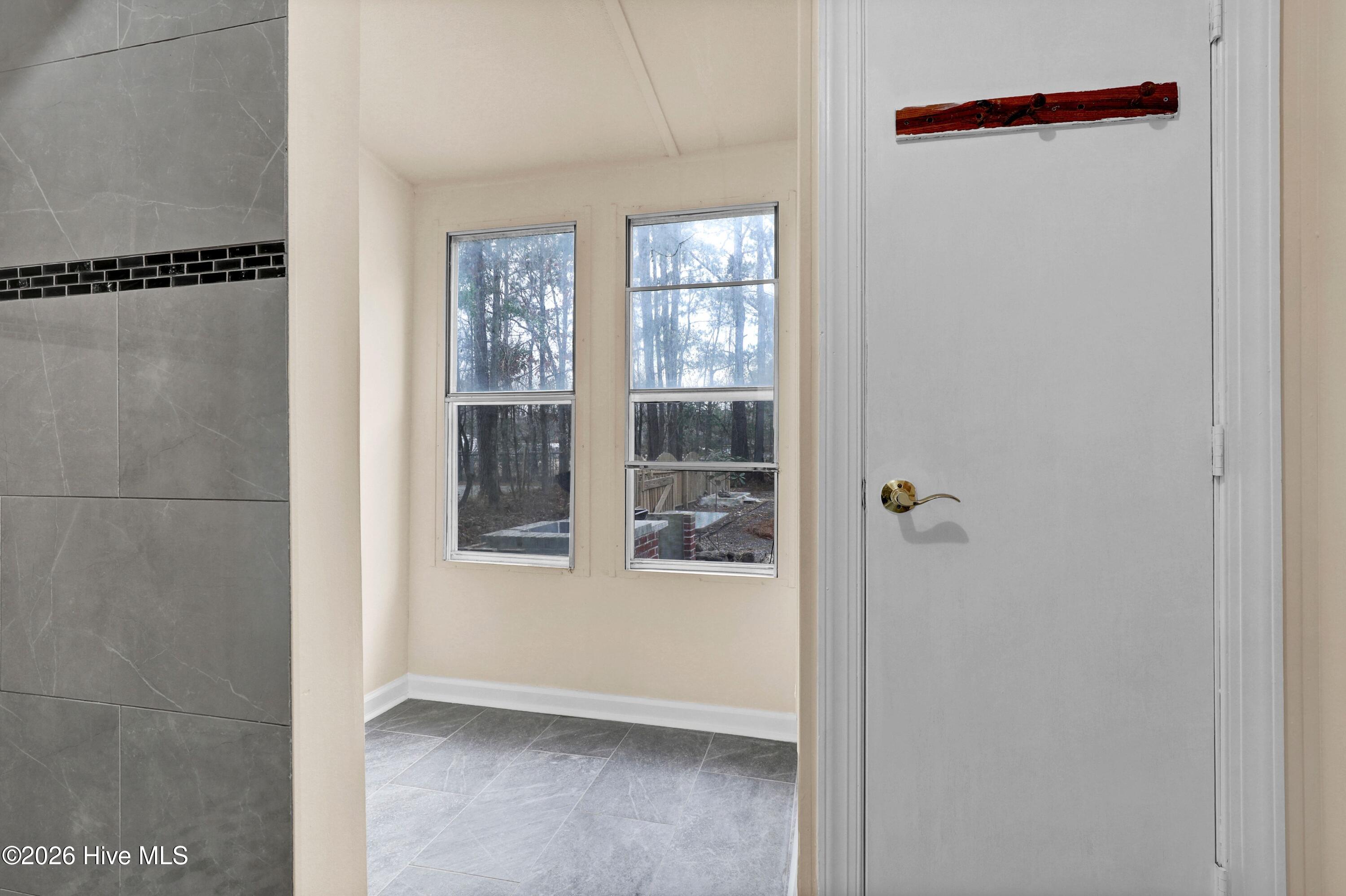 100557223 | Photo 26