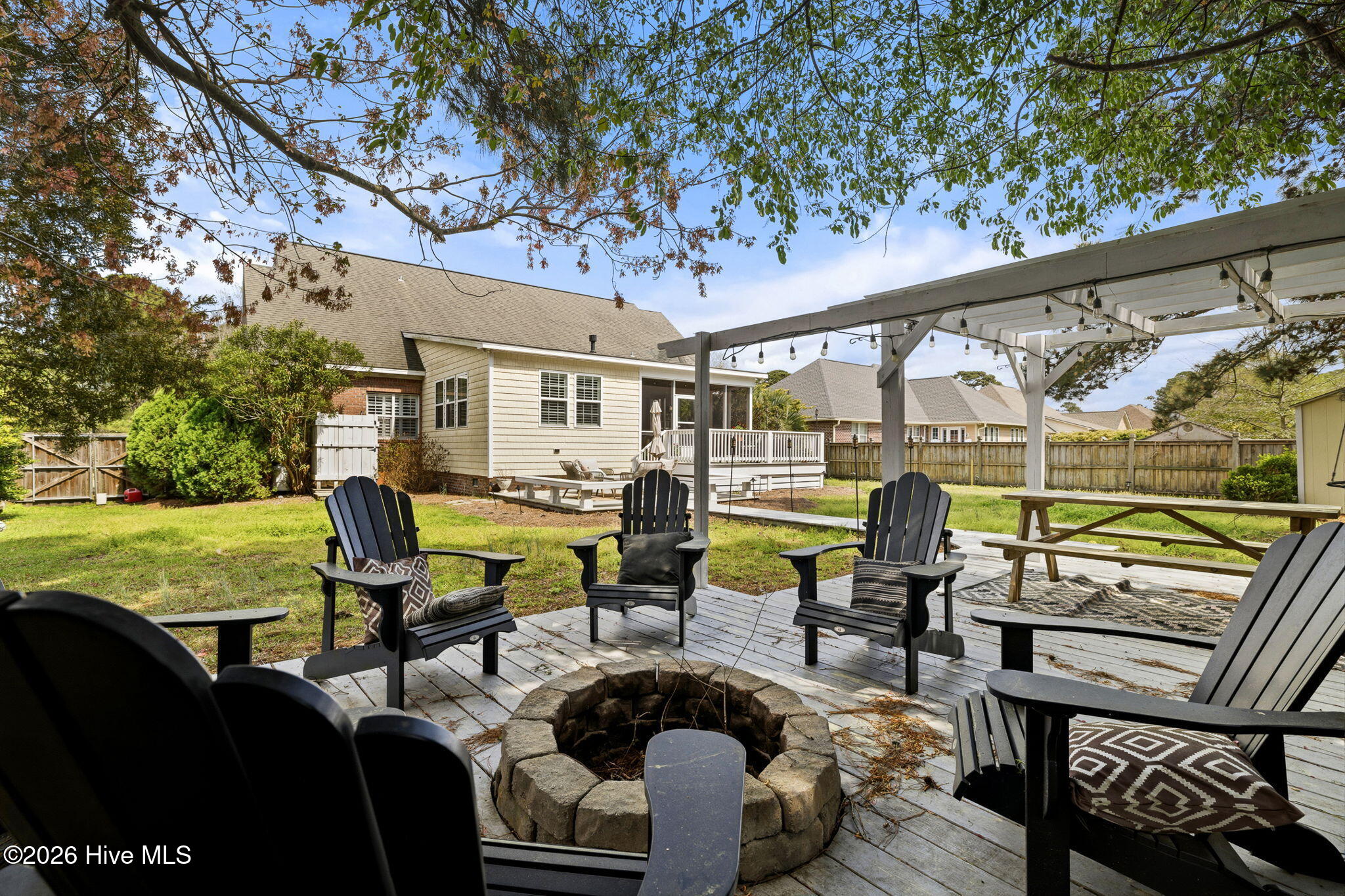 100561515 | Photo 106