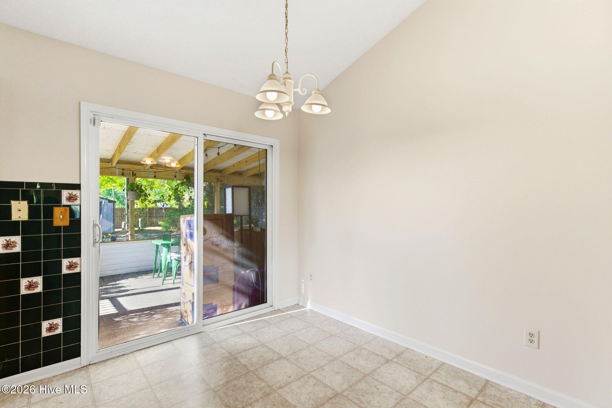 100567246 | Photo 27