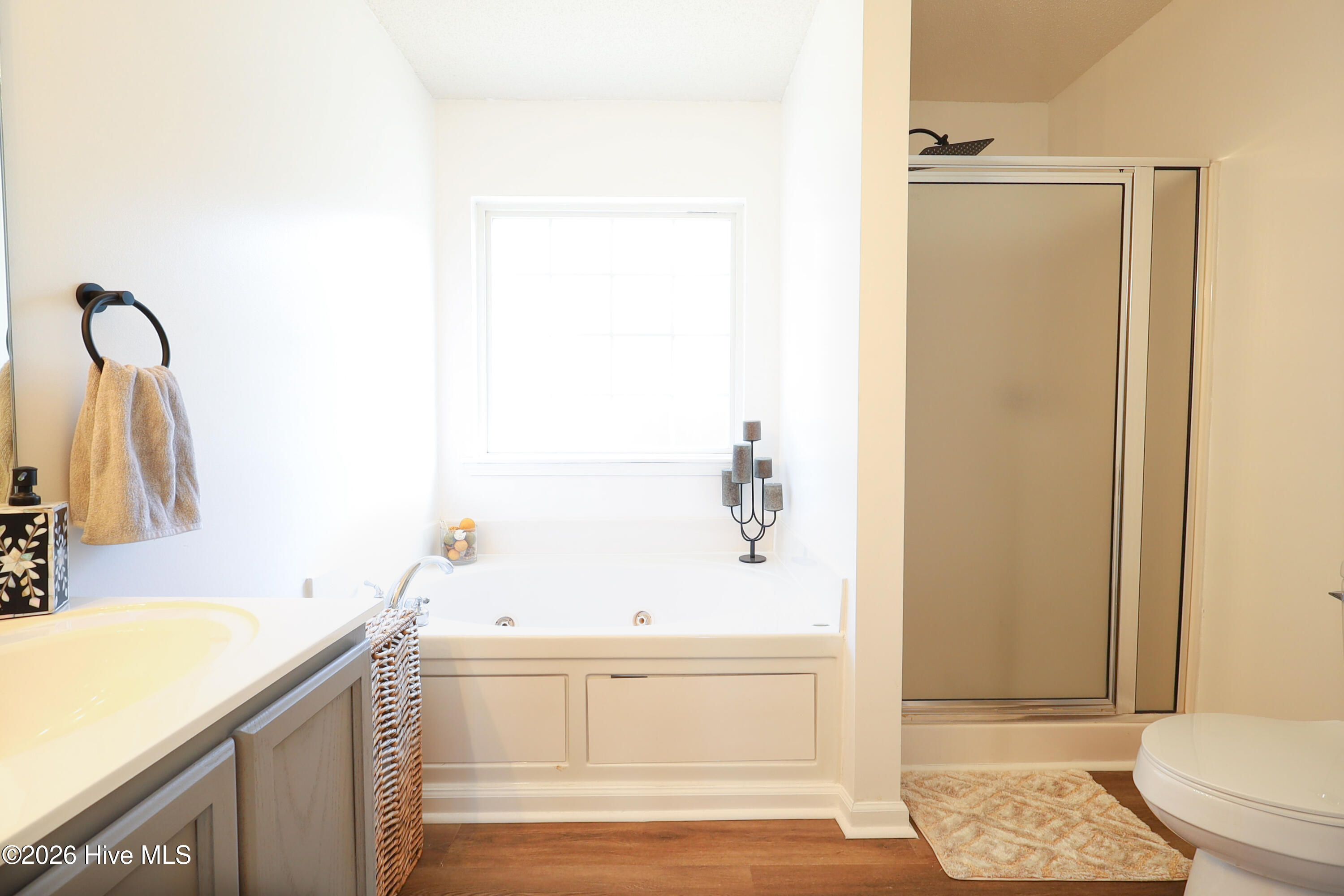 100549070 | Photo 42