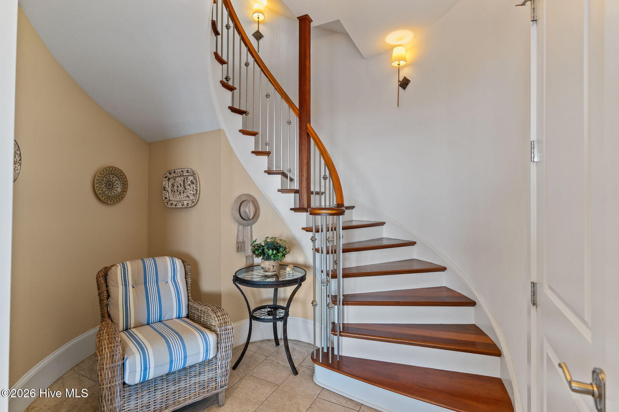 100554777 | Photo 72