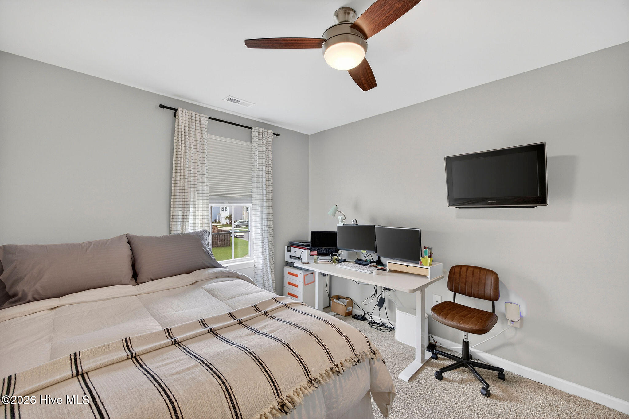 100562313 | Photo 41