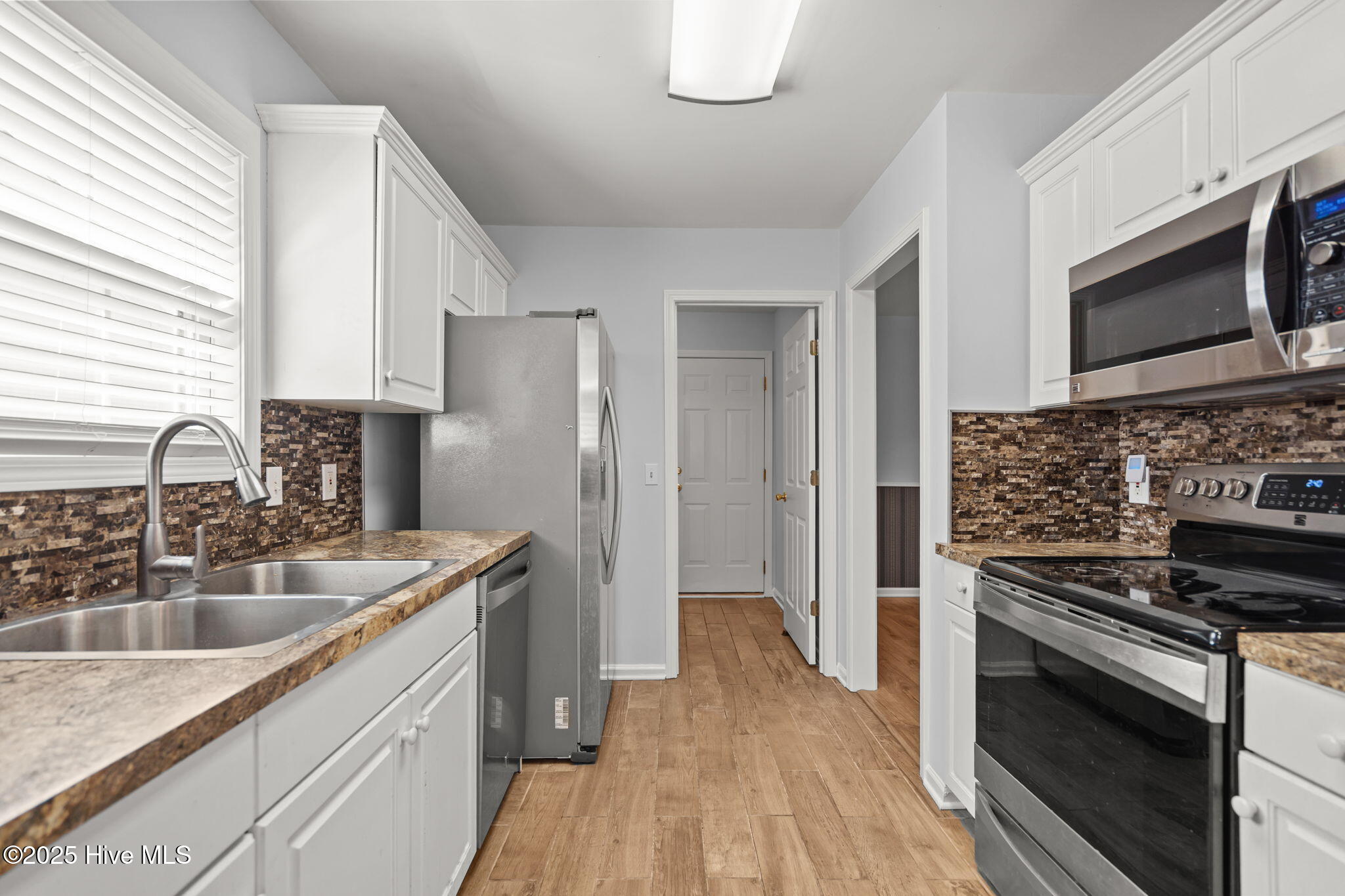 100529967 | Photo 14