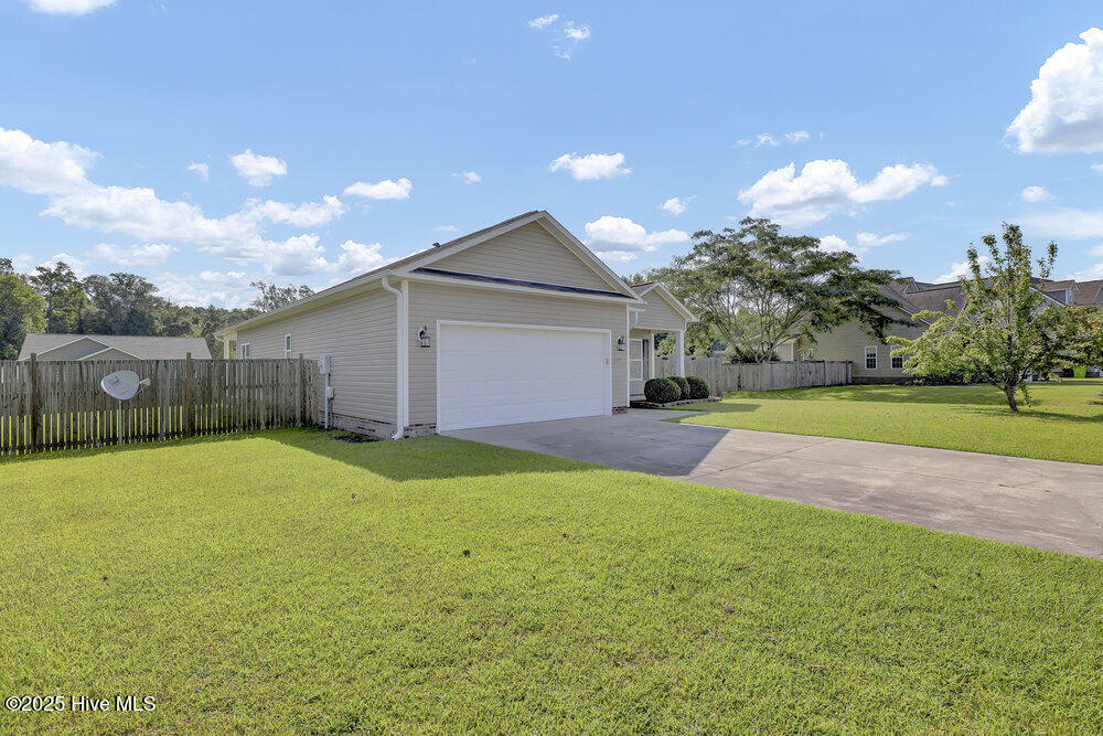 Homes for sale in Swansboro, NC | 109 Borough Nest Dr, Swansboro, NC 28584 | MLS# 100520974