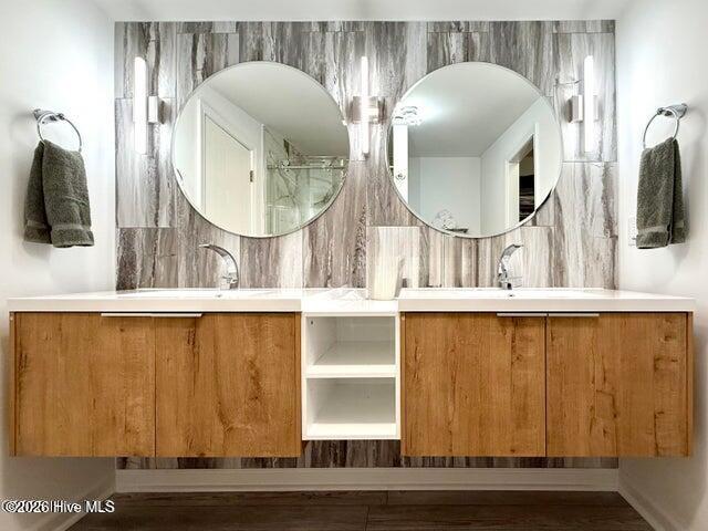 100569256 | Photo 24