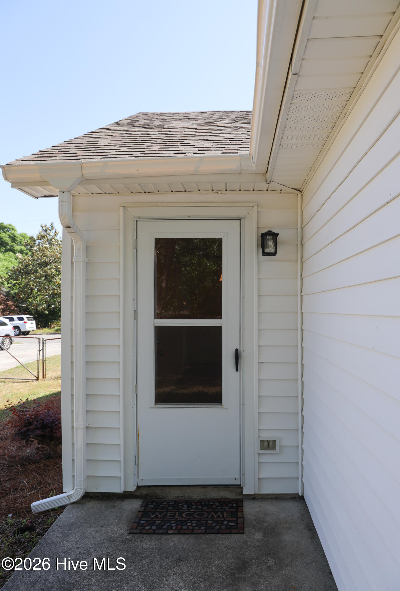 100568255 | Photo 72