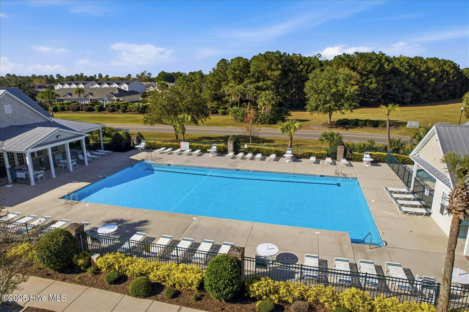 100542002 | Photo 28