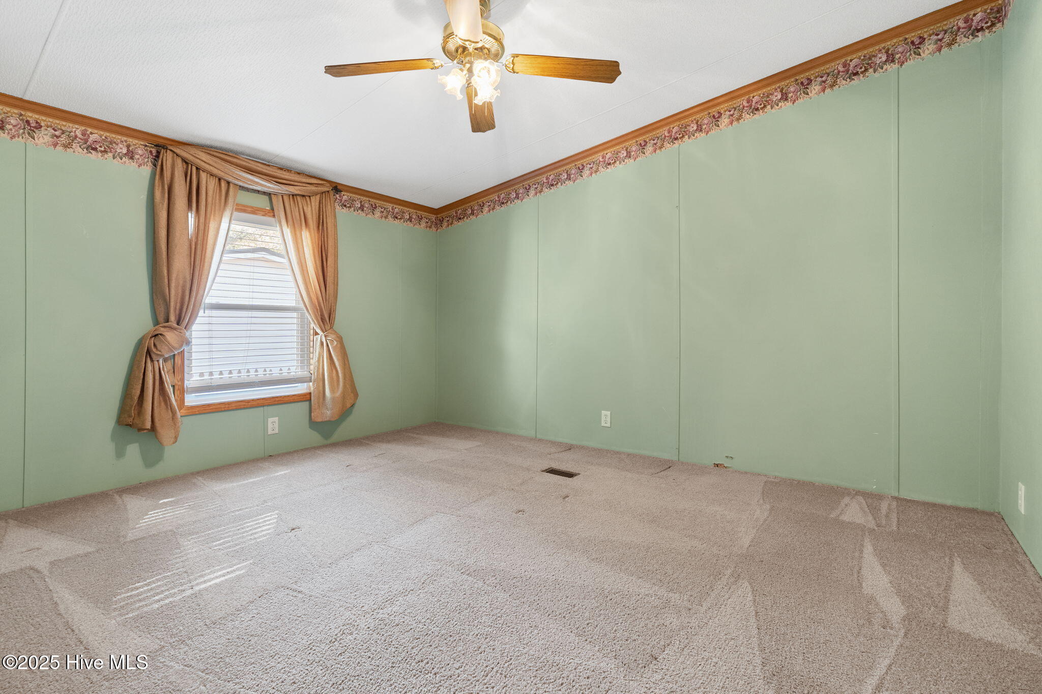 100541276 | Photo 33