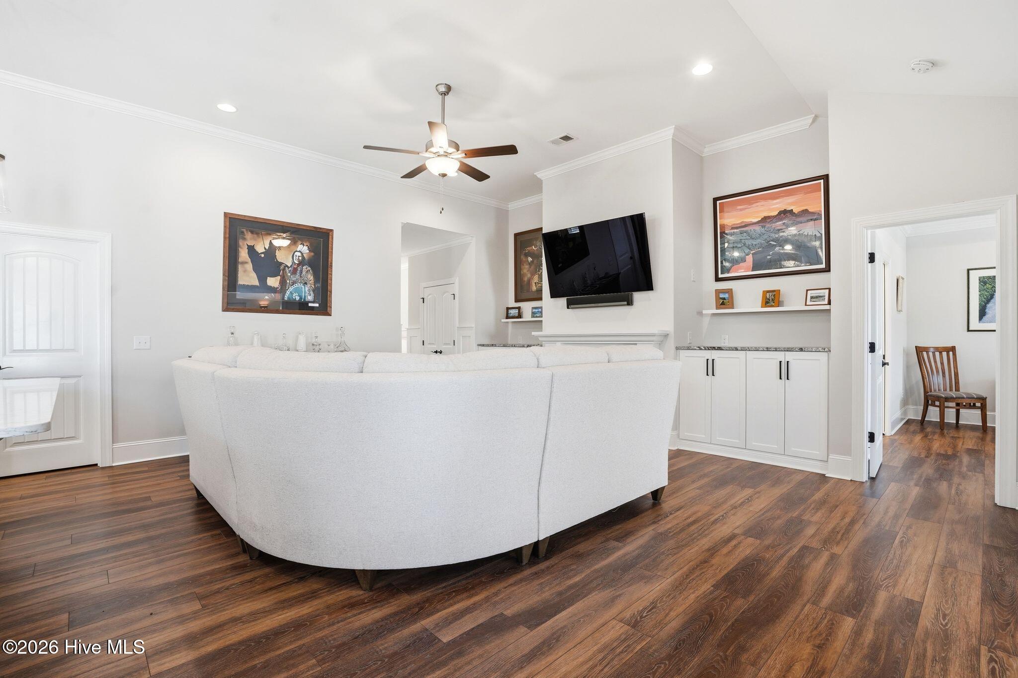 100559439 | Photo 18