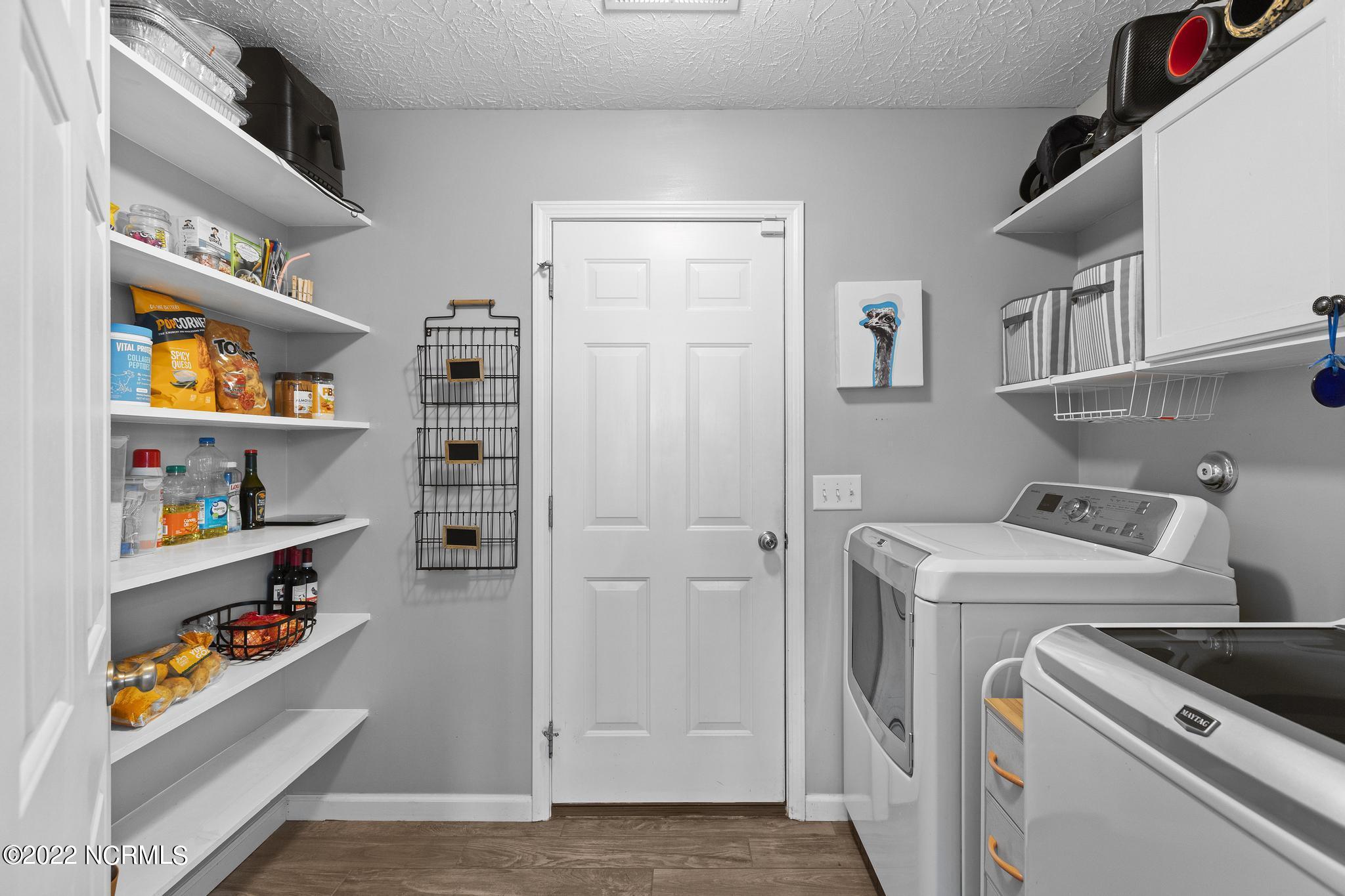 100545089 | Photo 14