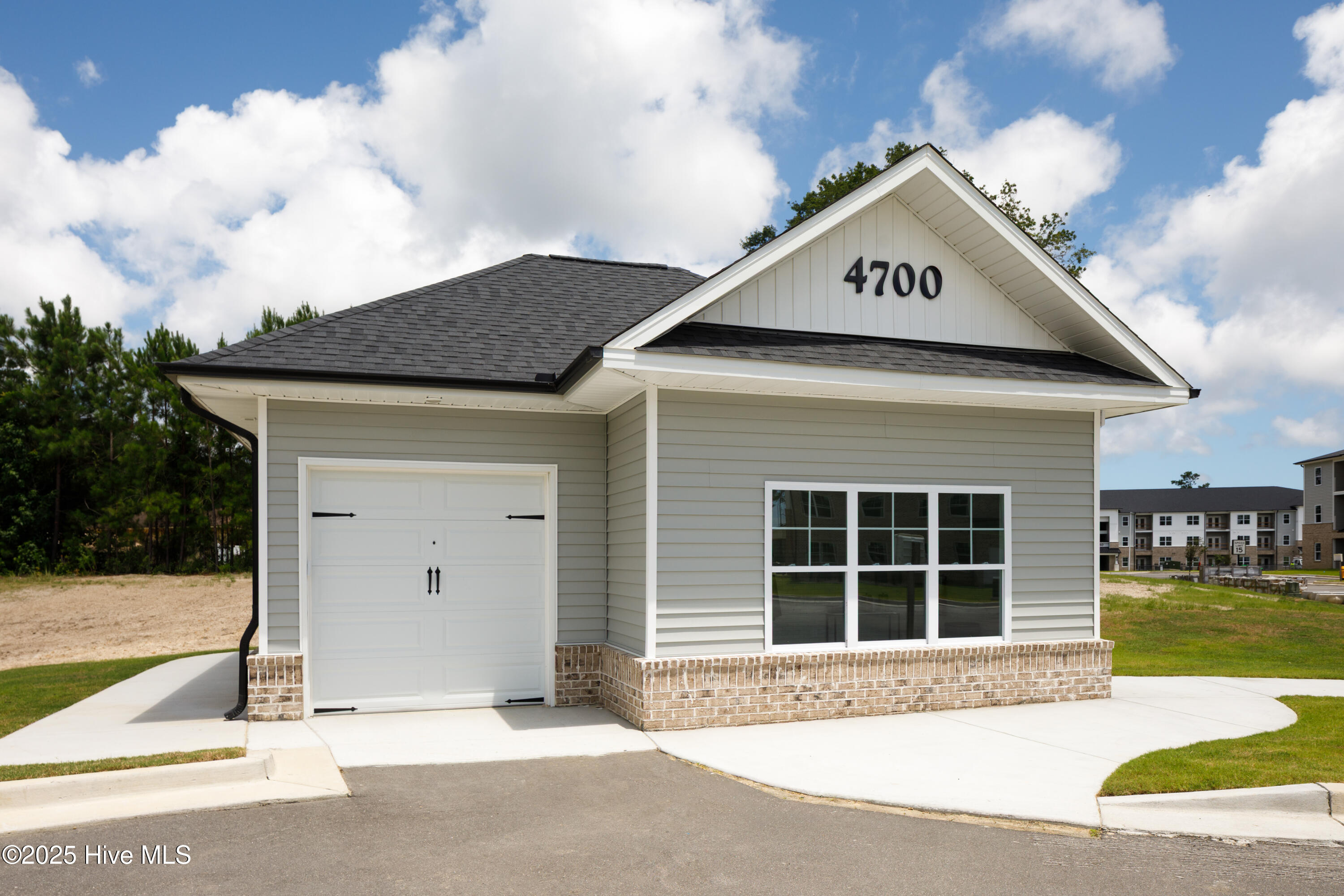 100539900 | Photo 30