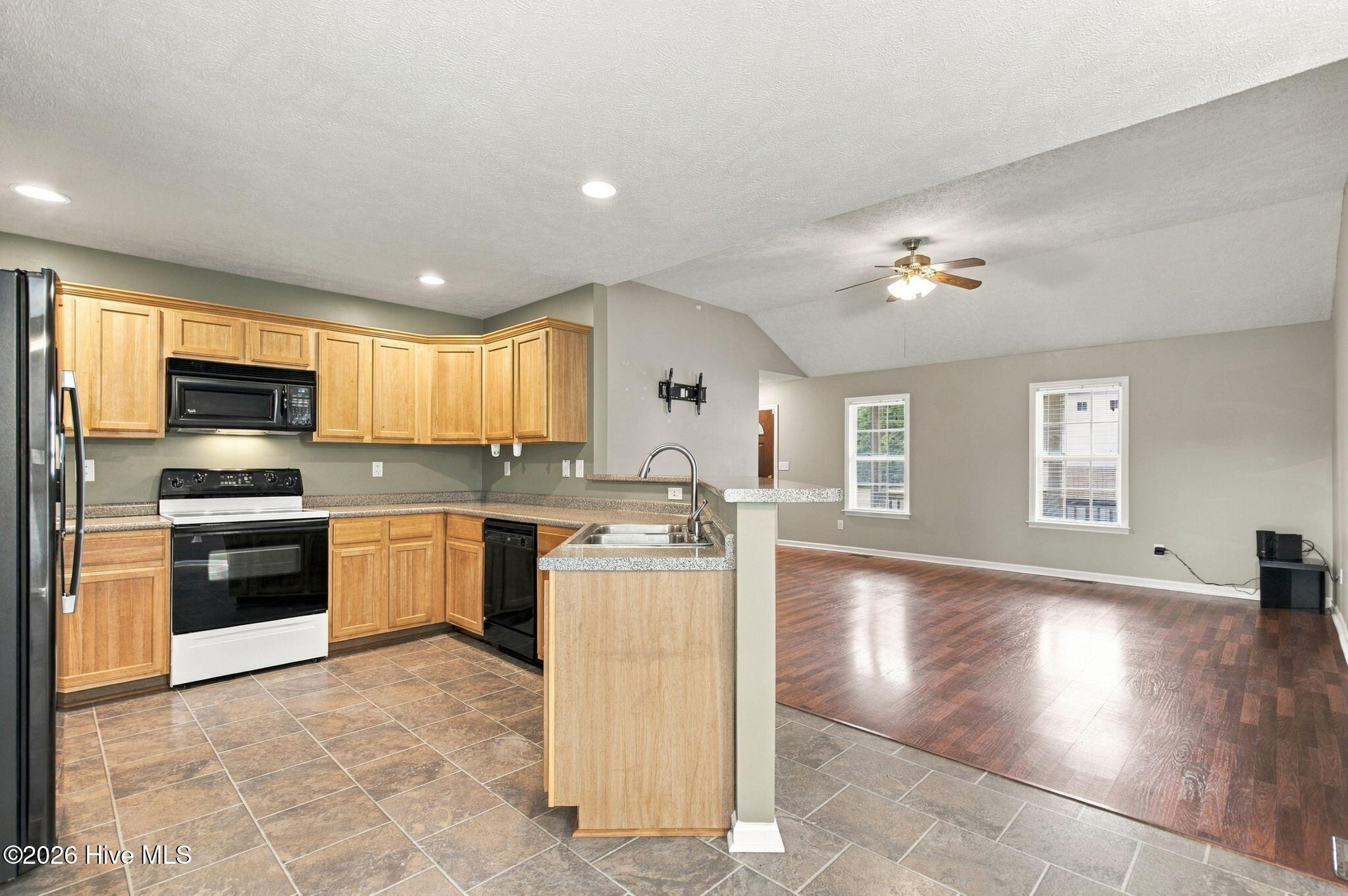 Photo 3 of Single family home for sale at 3100 Ervins Pl Dr, Castle Hayne, NC 28429 | MLS# 100608977 | Listing updated on 2026-10-08