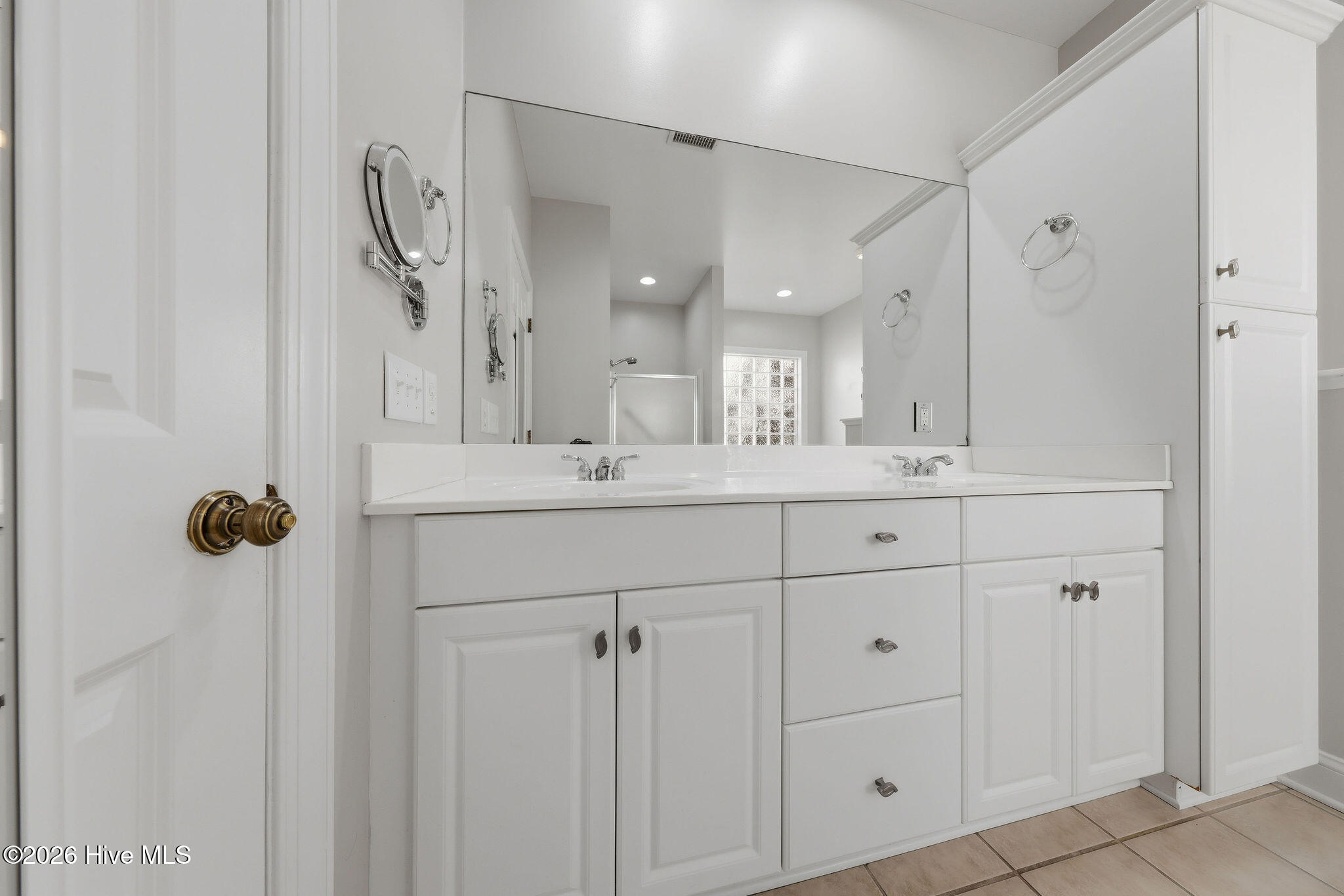 100560858 | Photo 37