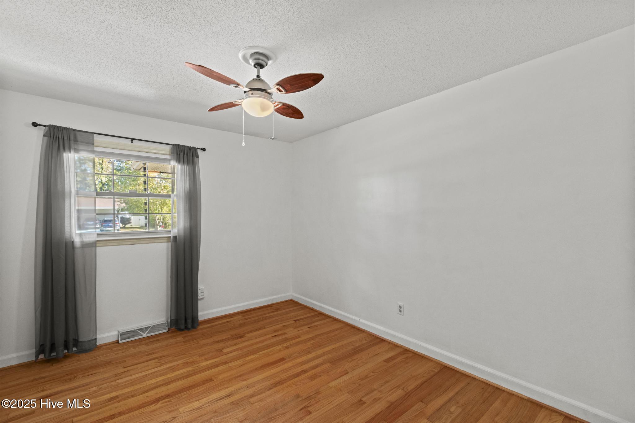 100540981 | Photo 21