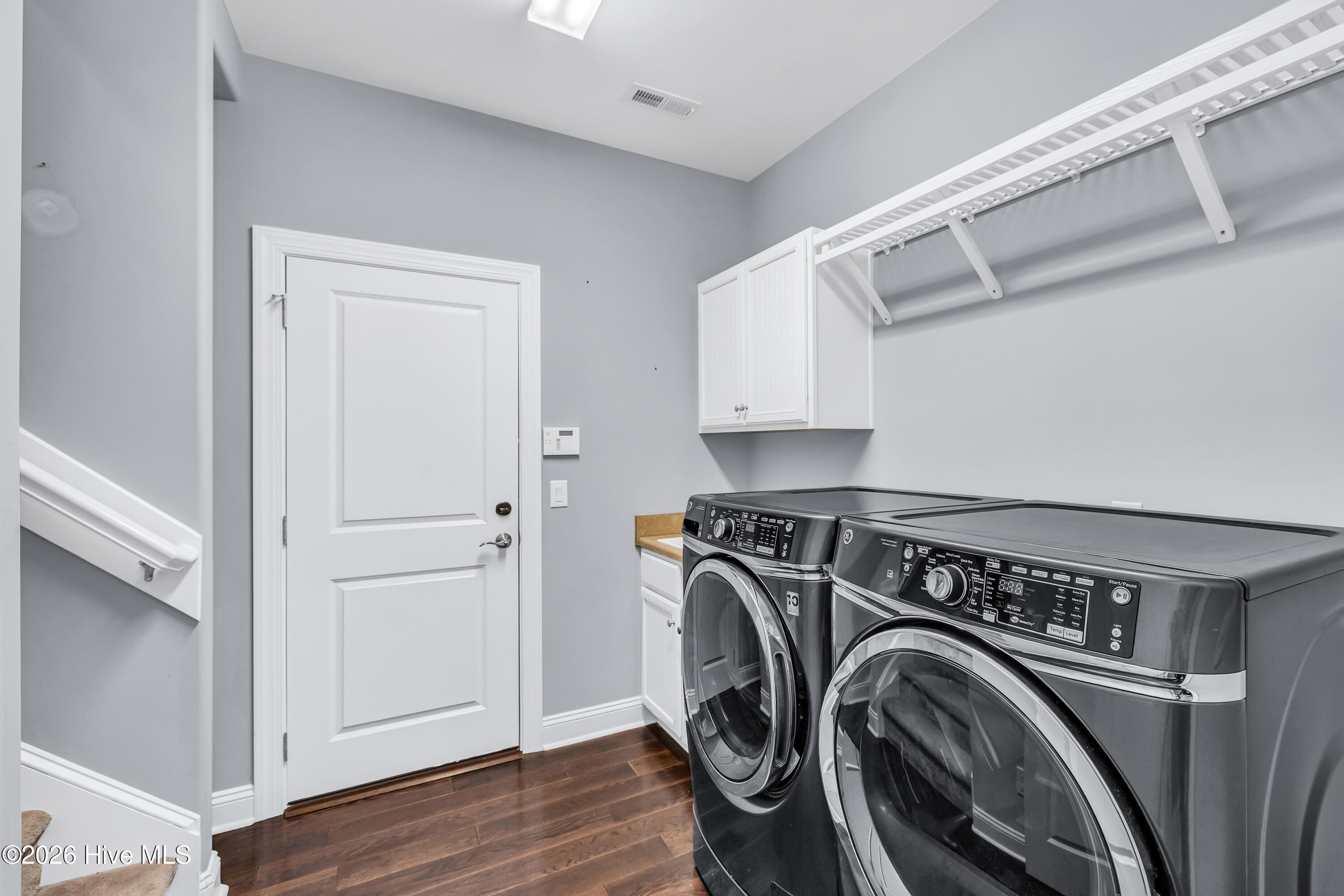 100550205 | Photo 38