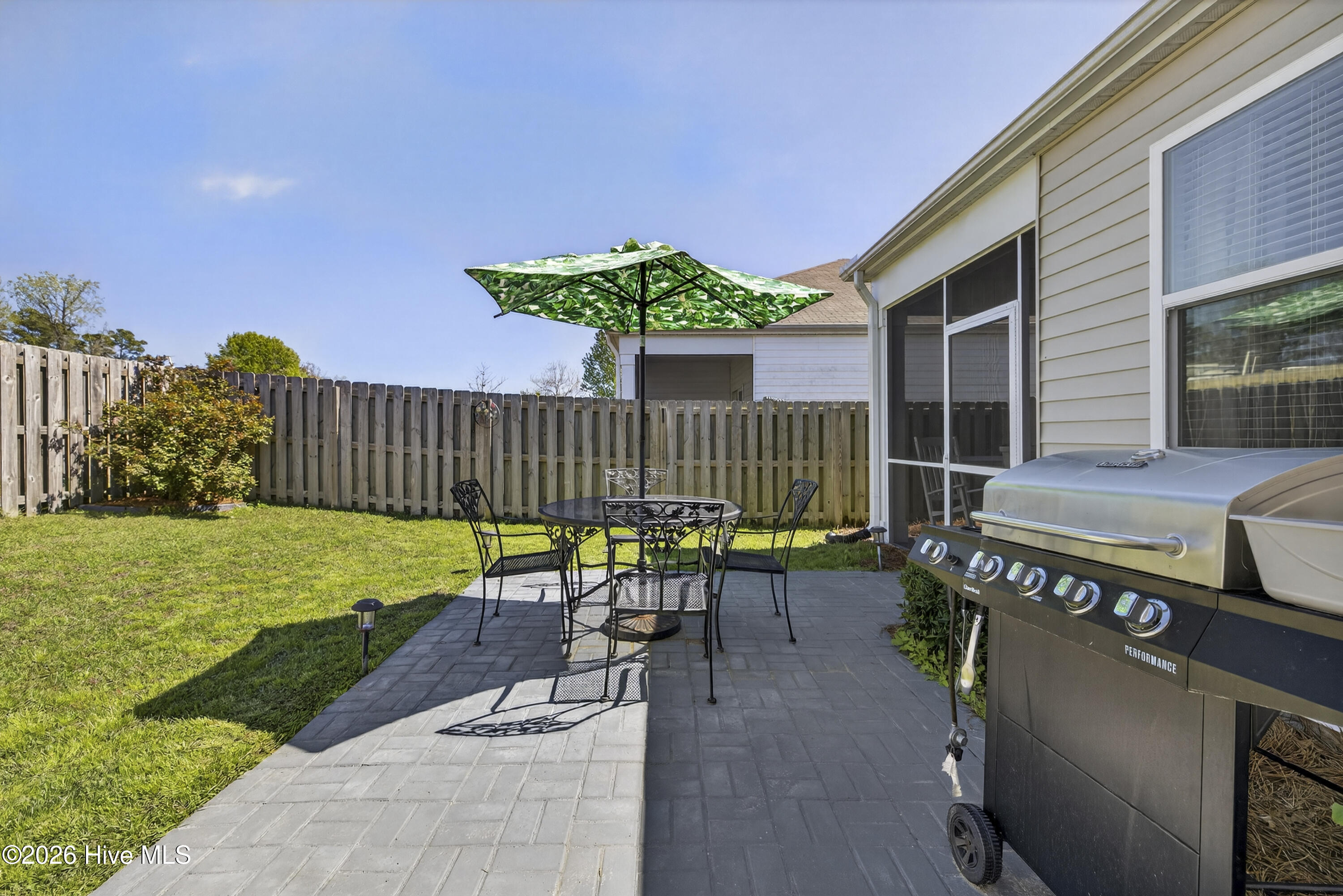 100560970 | Photo 13