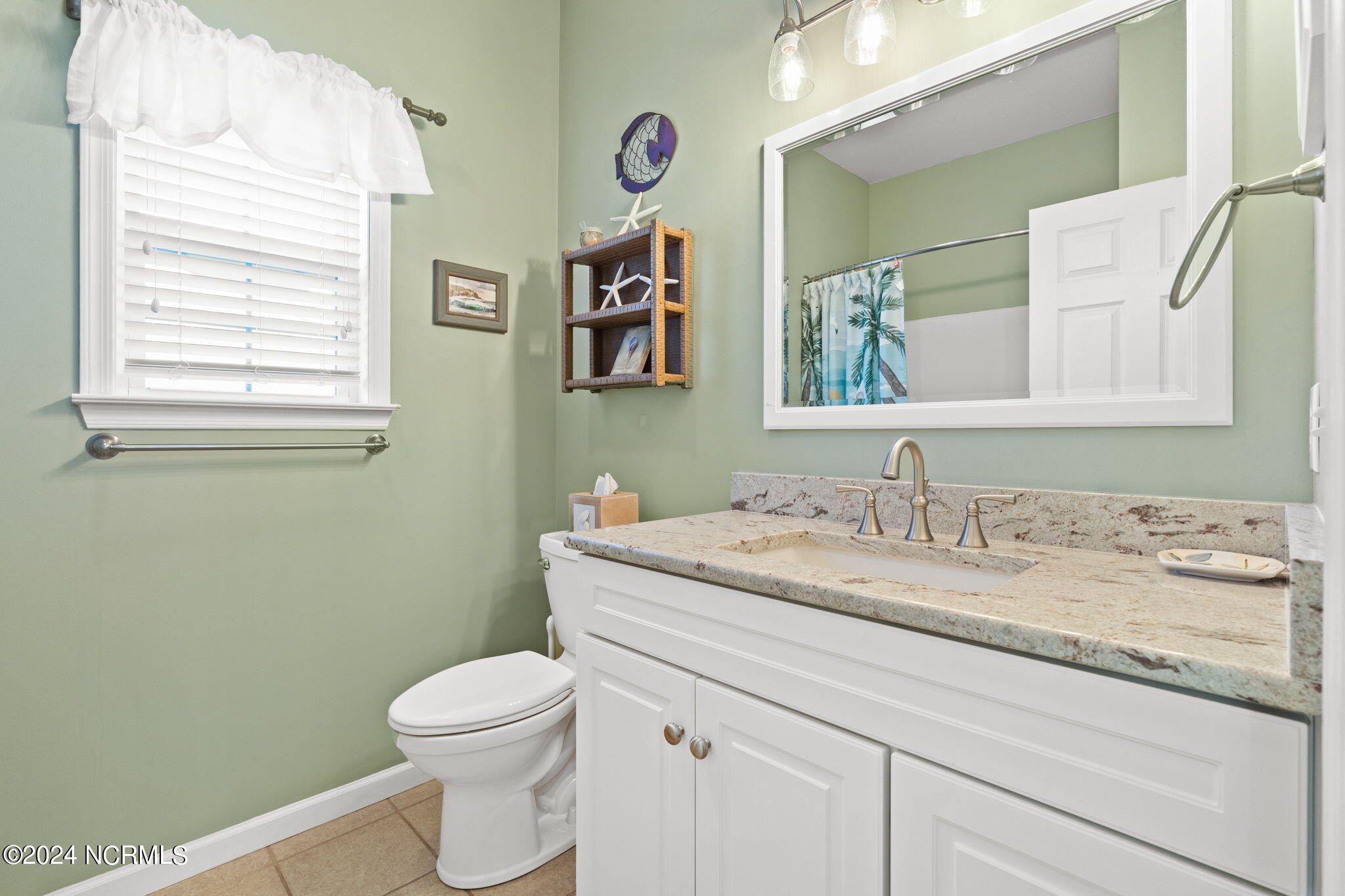 100566939 | Photo 27