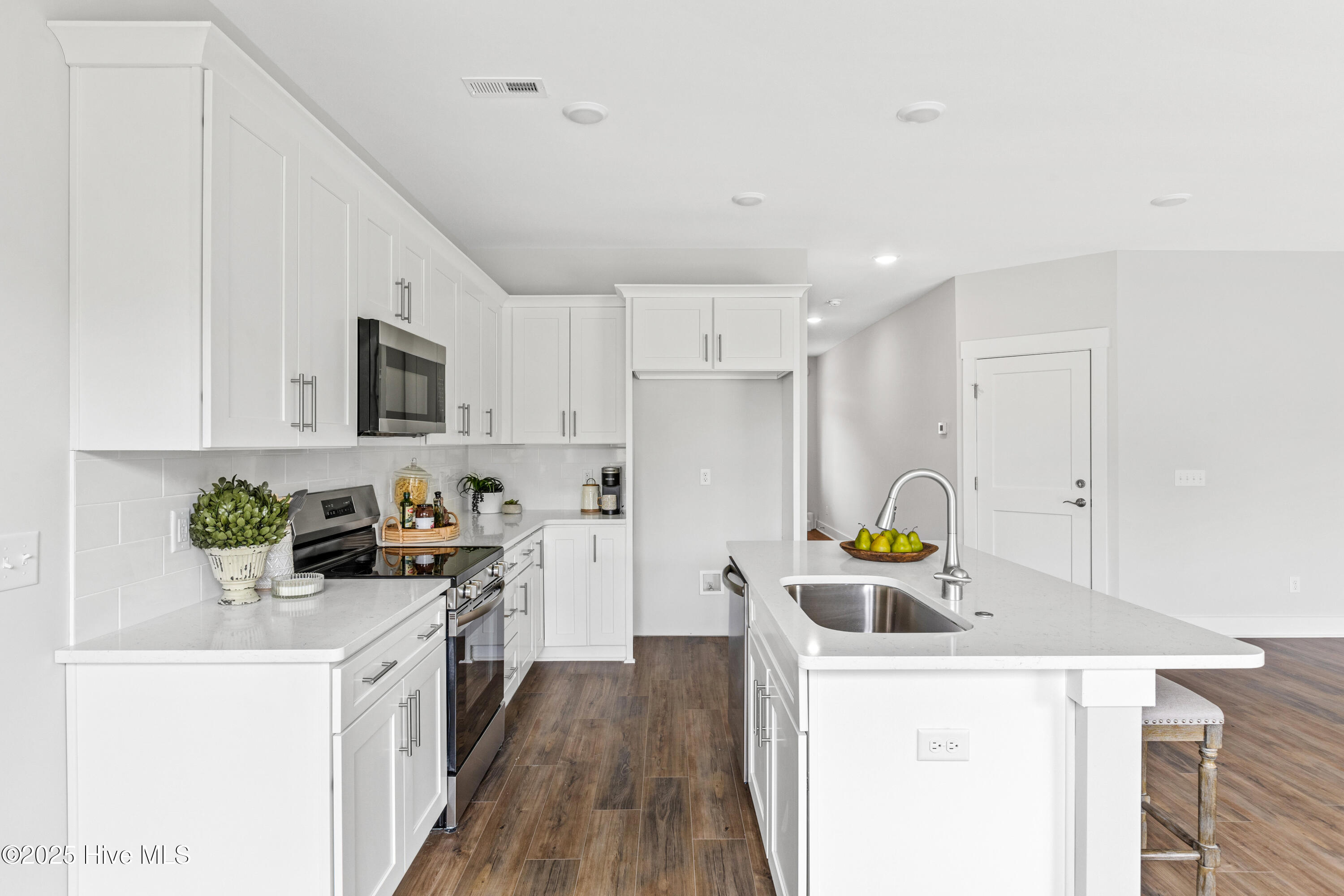 100526492 | Photo 10