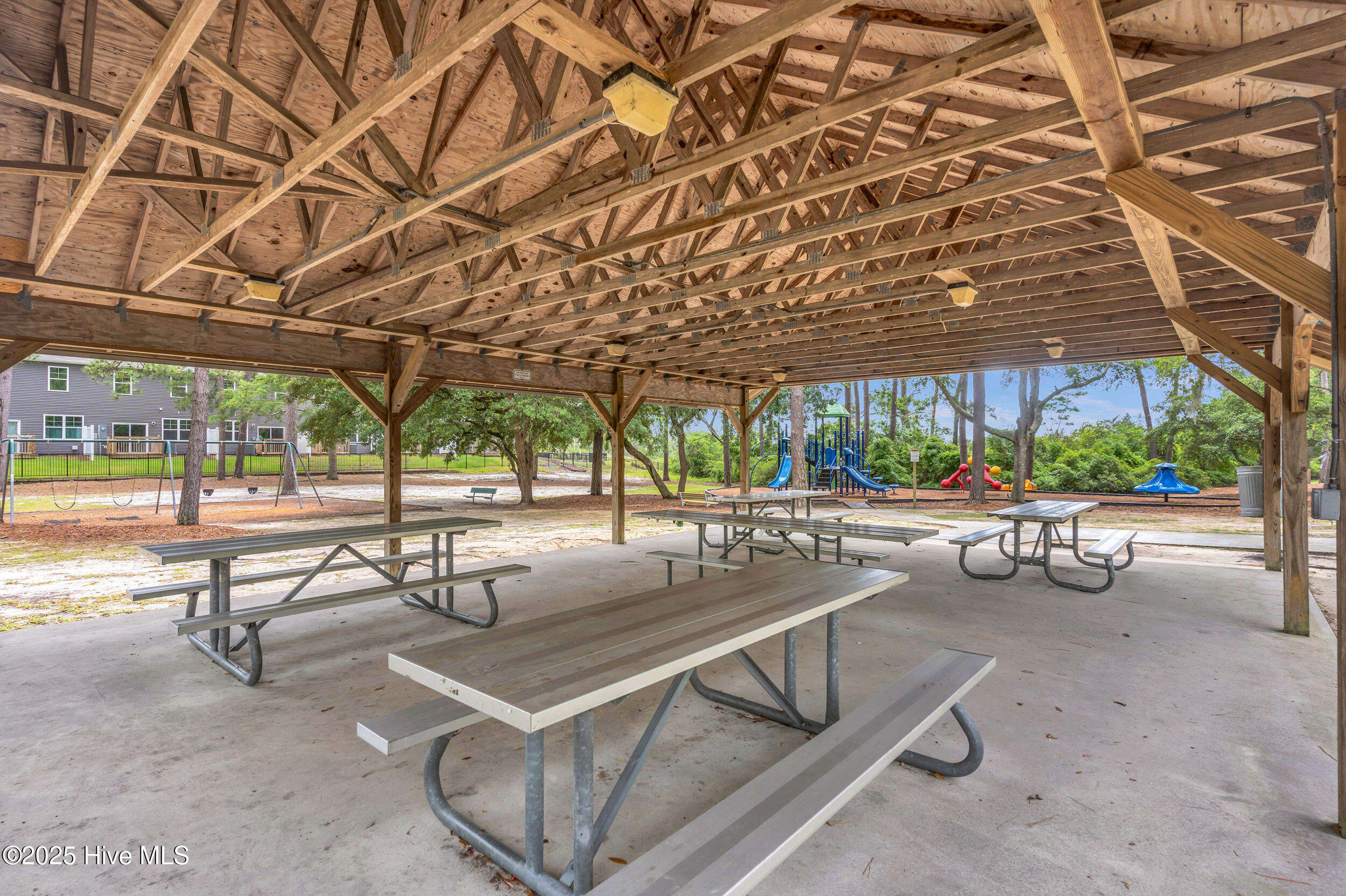 100544145 | Photo 48