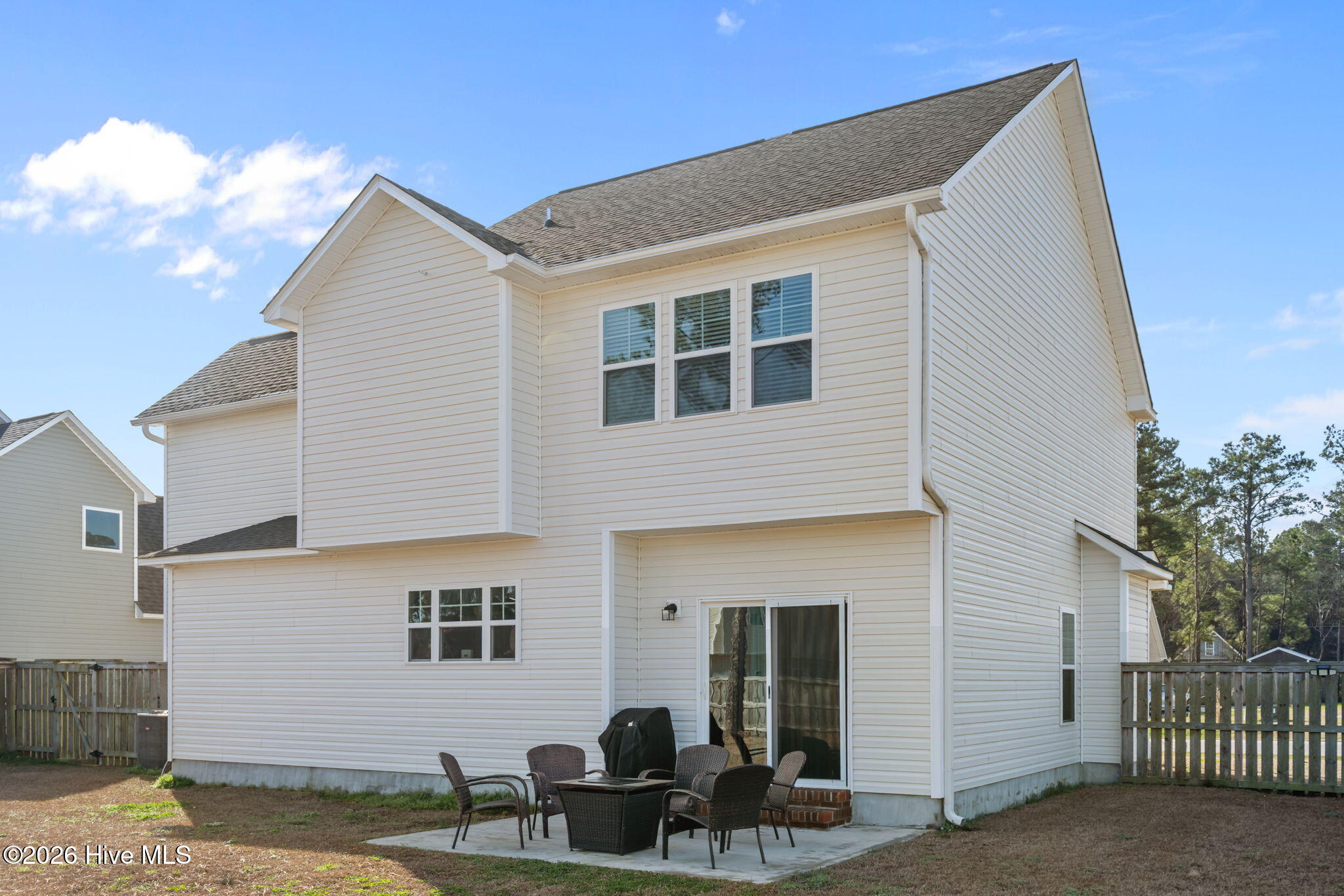 100558417 | Photo 40