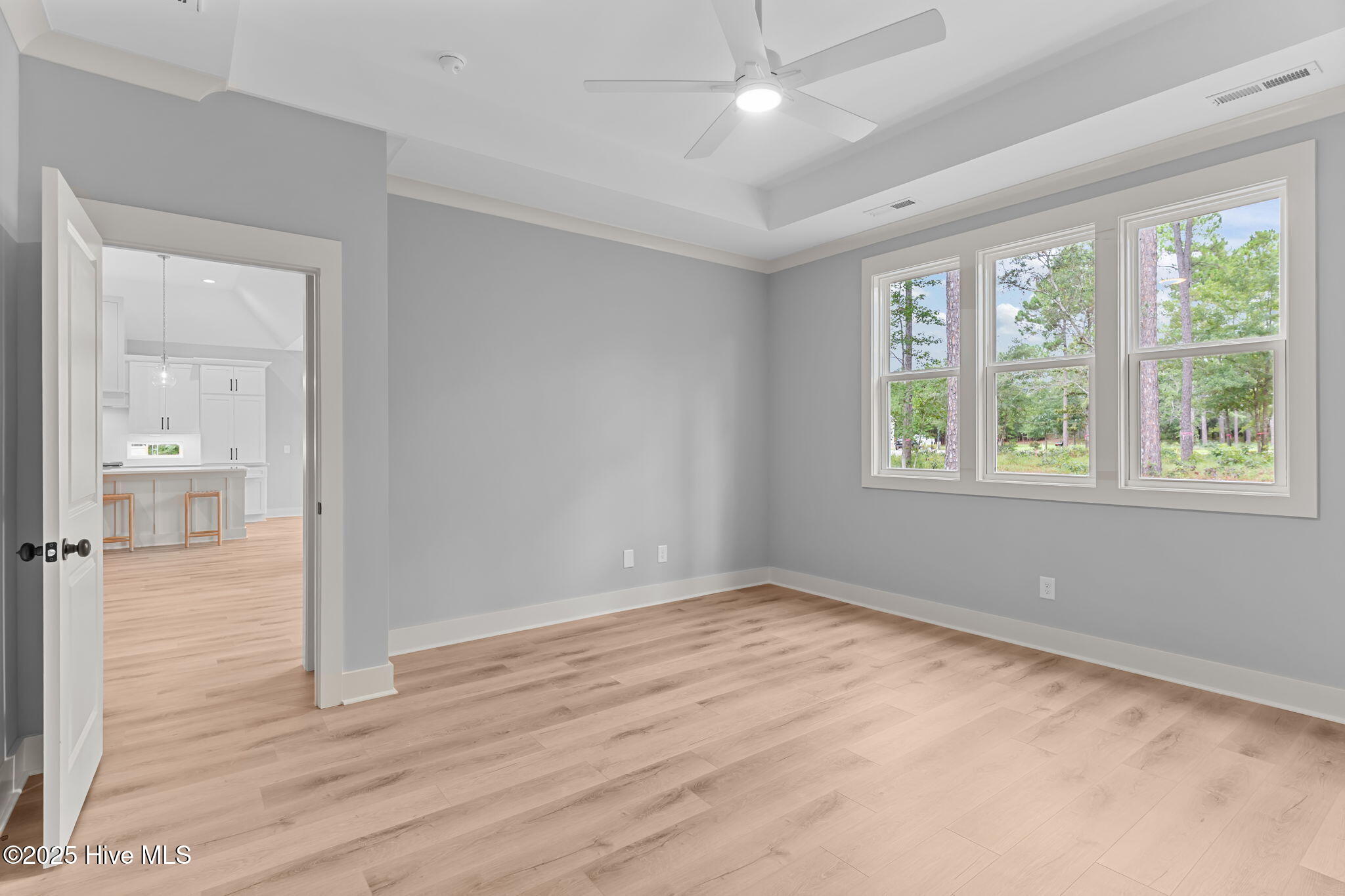 100525046 | Photo 22