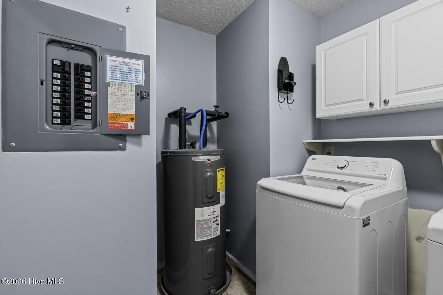 100554638 | Photo 32