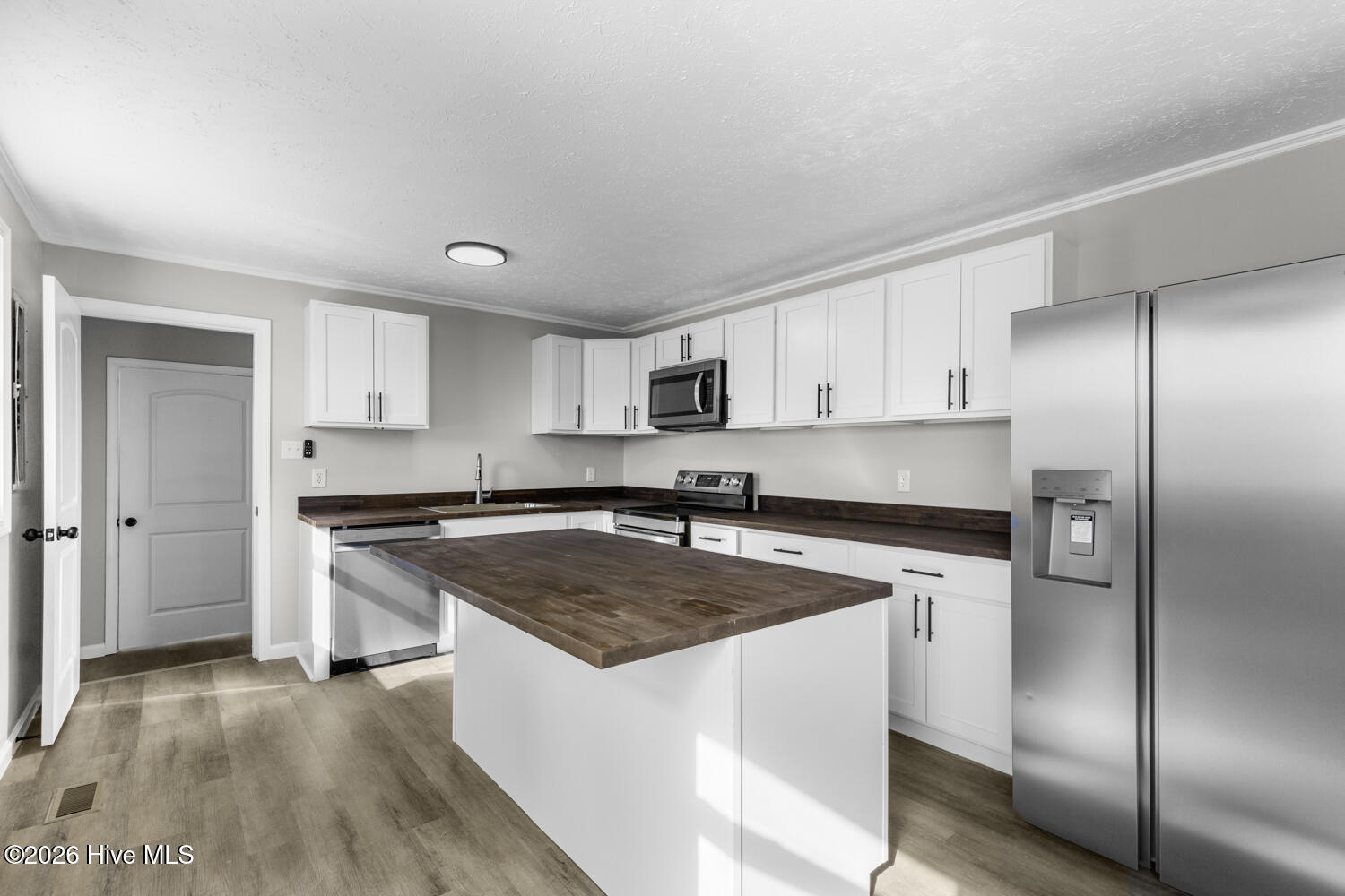 100560778 | Photo 18