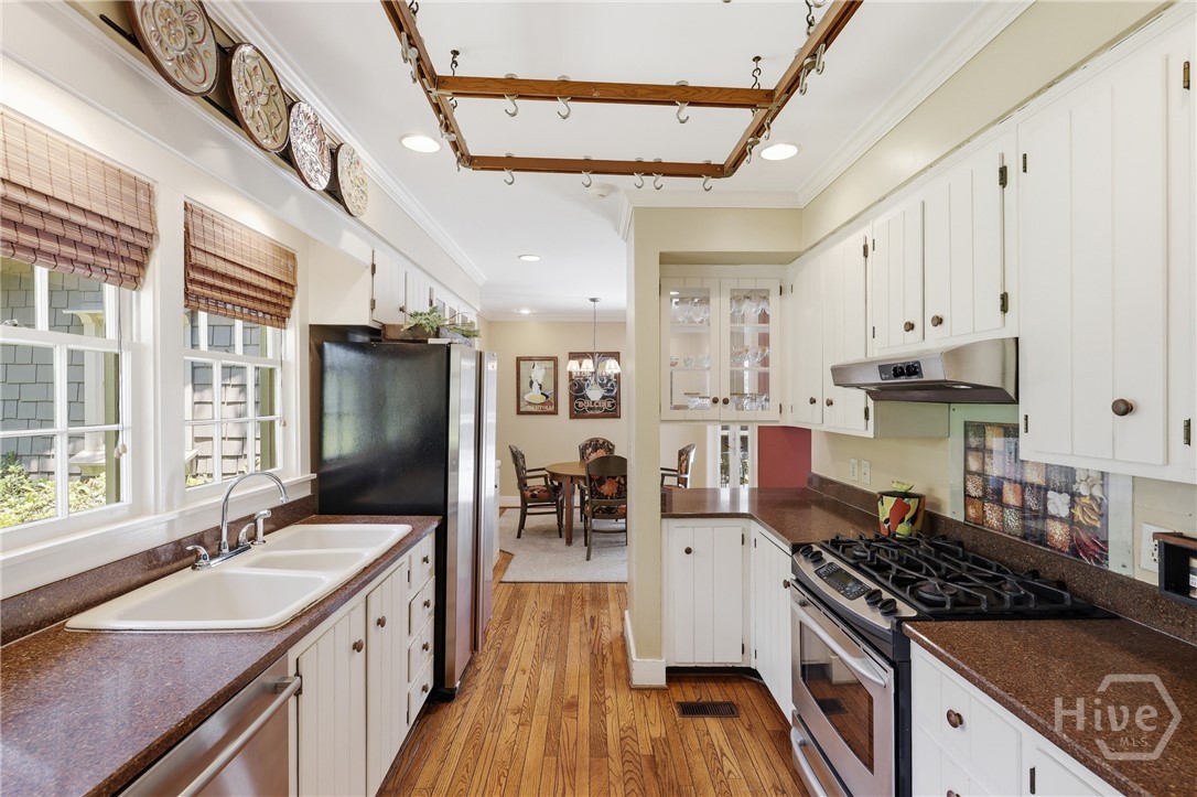 402 E 44th Street, Savannah, GA, 31405