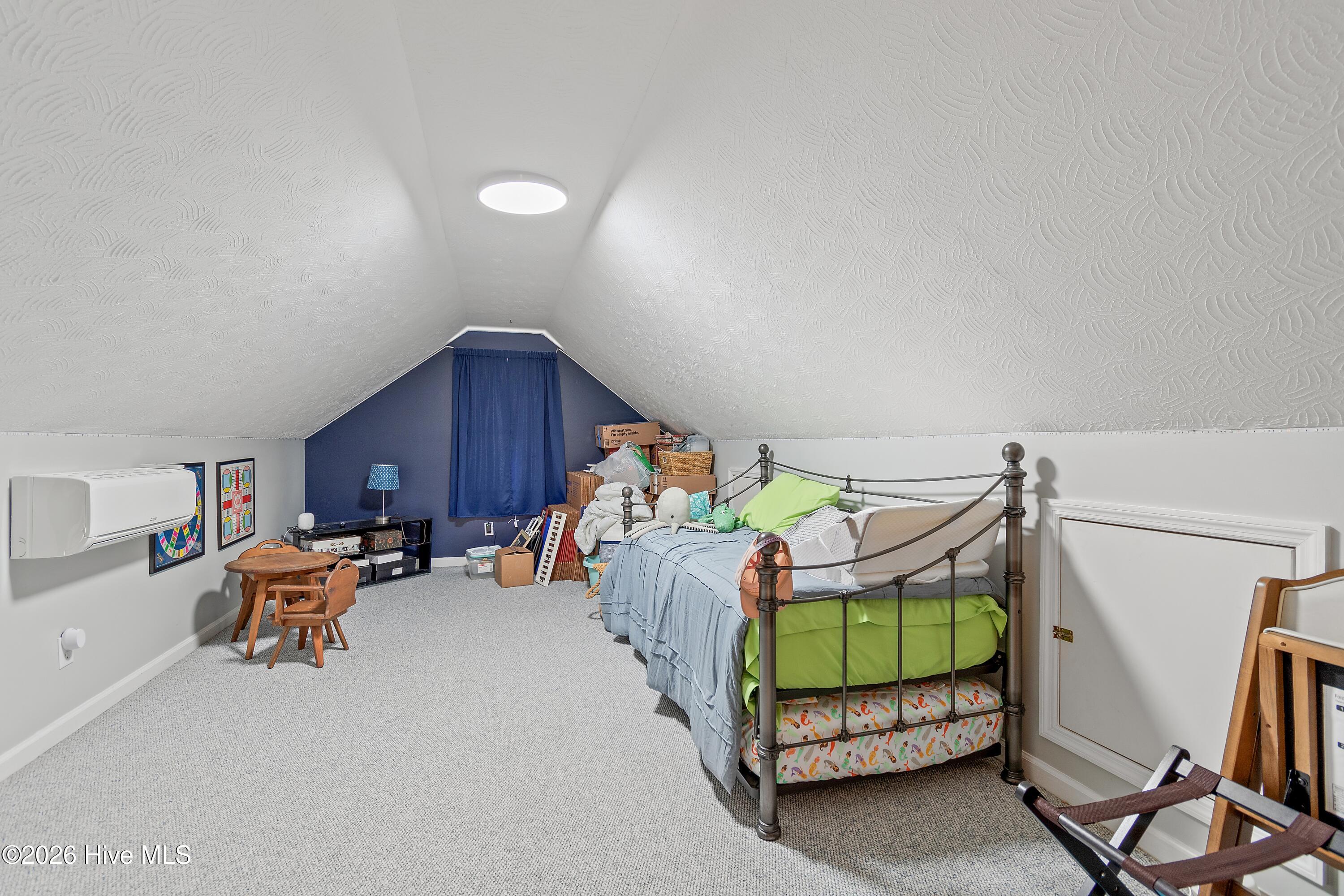 100558651 | Photo 27