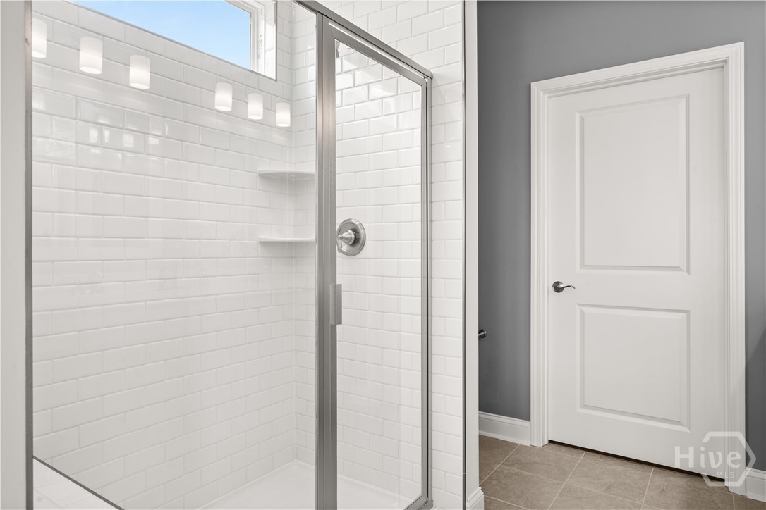 Pictures, photographs, colors, features, and sizes are for illustration purposes only and will vary from the homes as built.