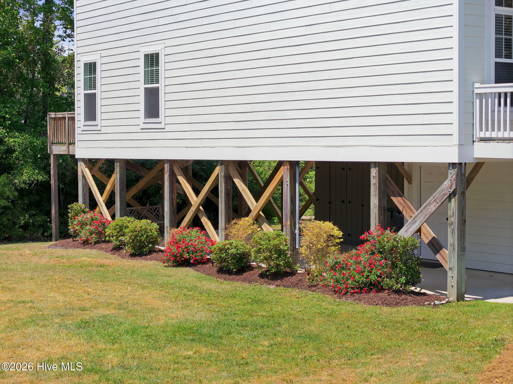 100569700 | Photo 23