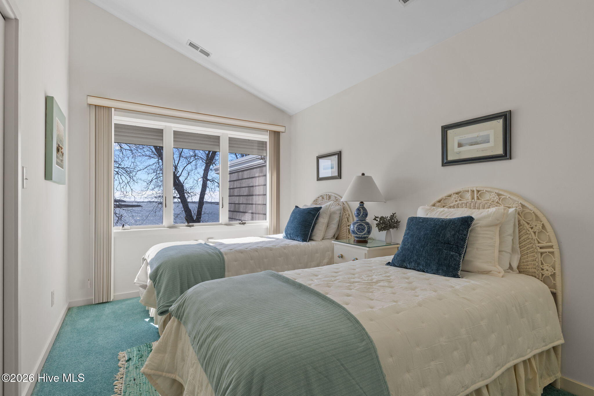 100564648 | Photo 39