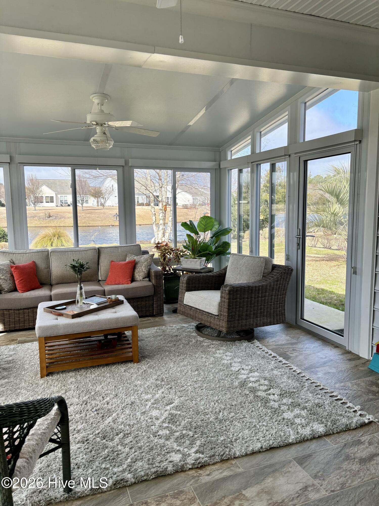 100557394 | Photo 10