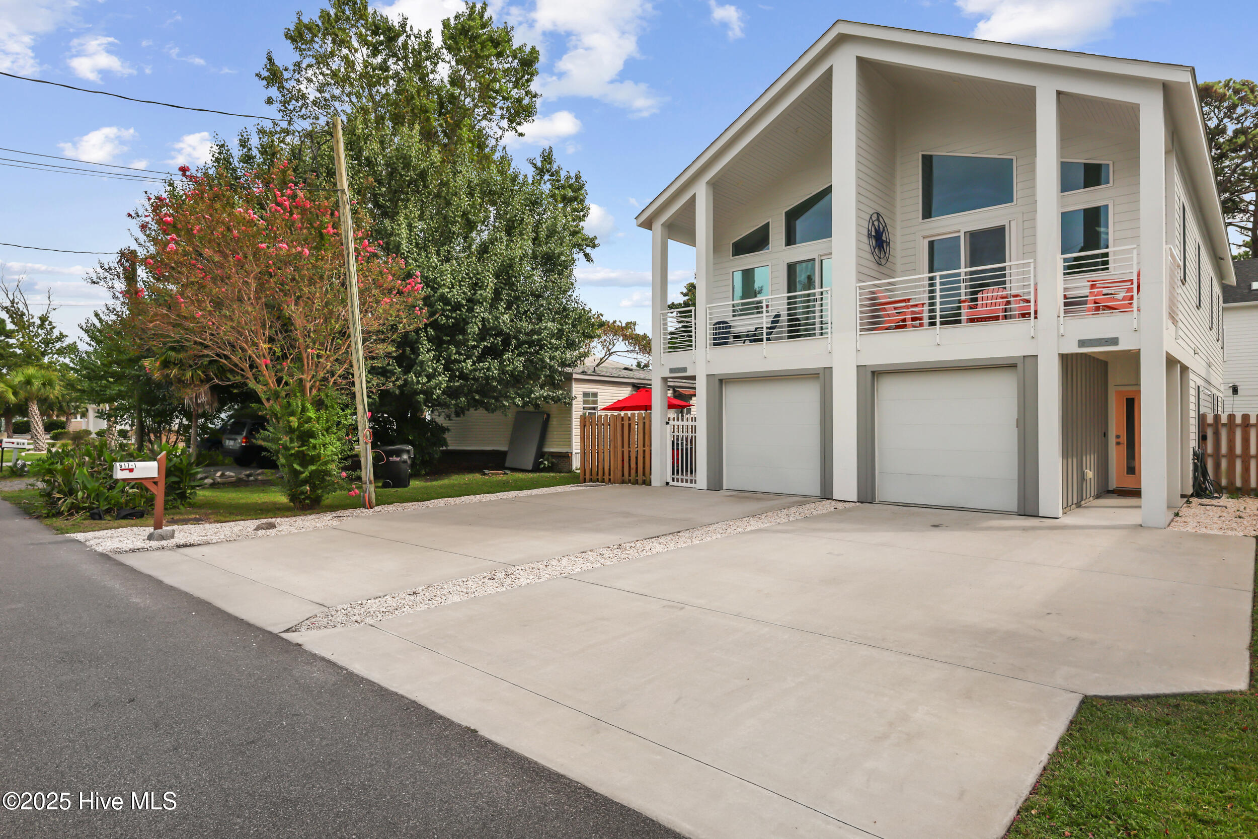 100530108 | Photo 36