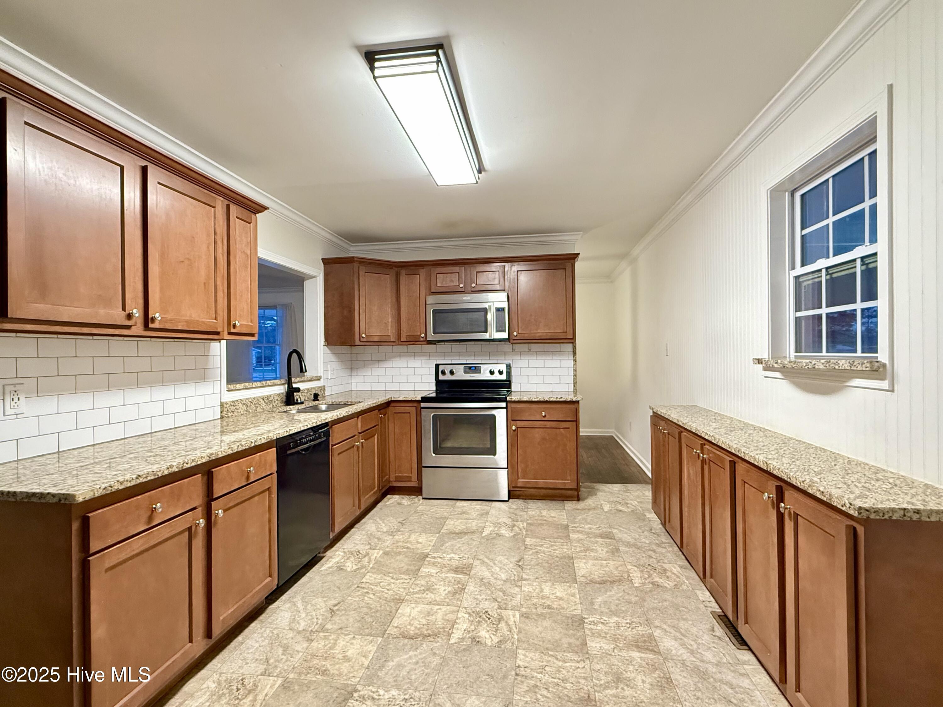 100537874 | Photo 11