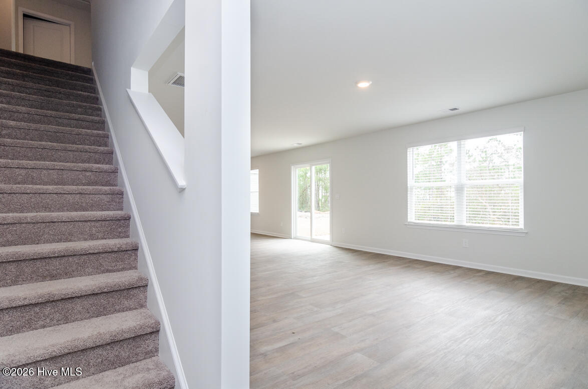 100568580 | Photo 12