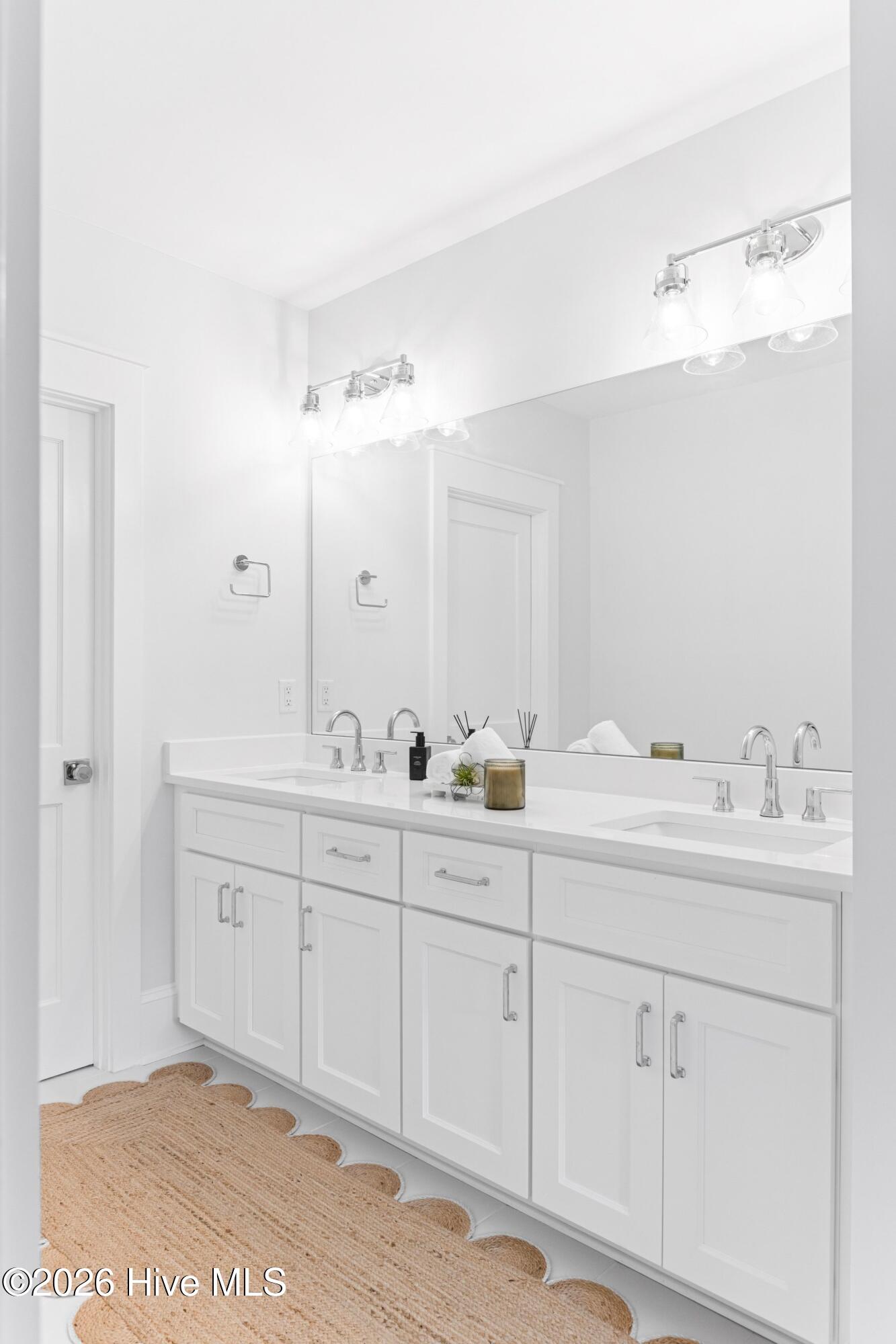 100554015 | Photo 35